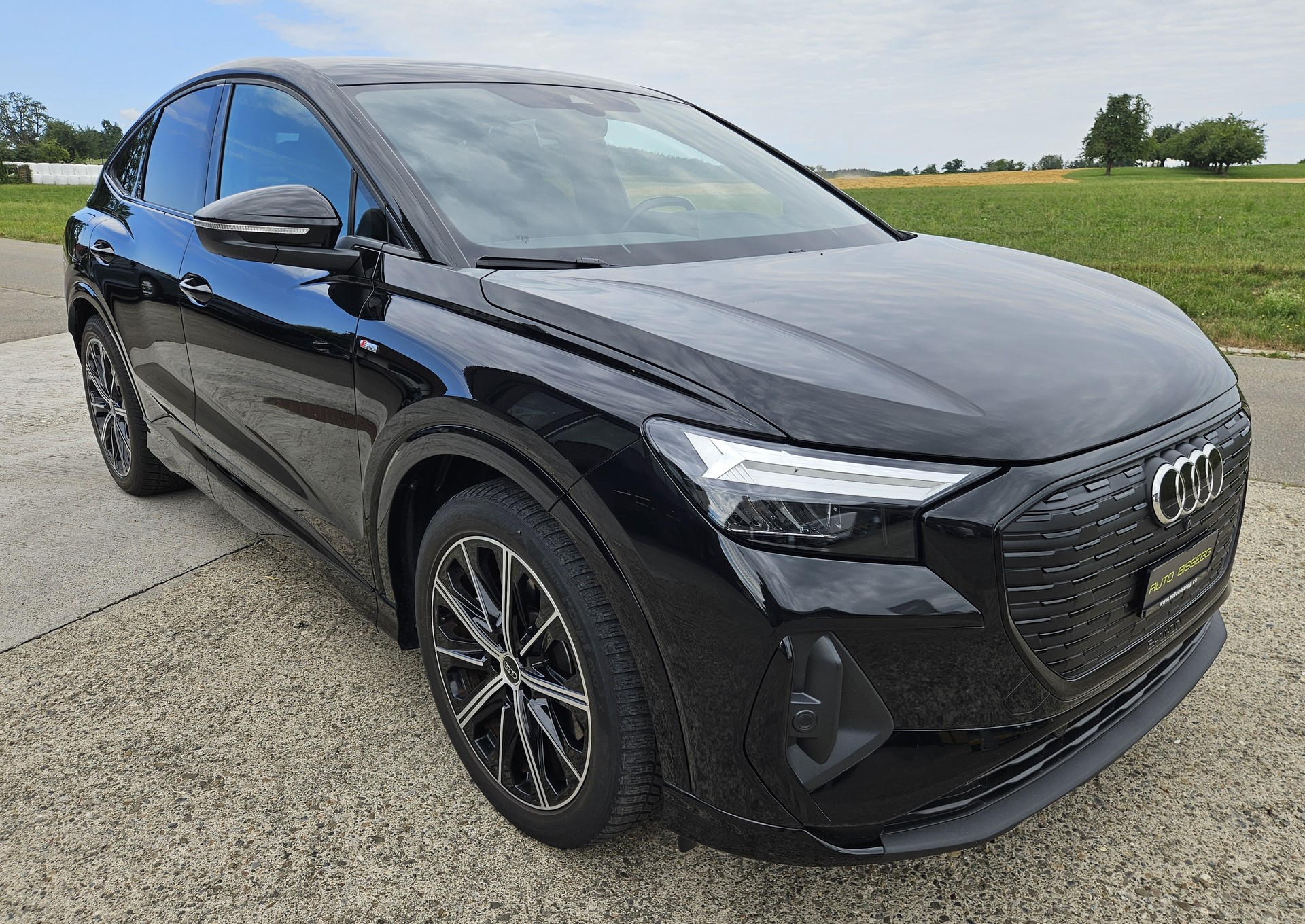 AUDI Q4 Sportback e-tron 50 quattro S-Line Modell 2024 mit Anhängerkupplung