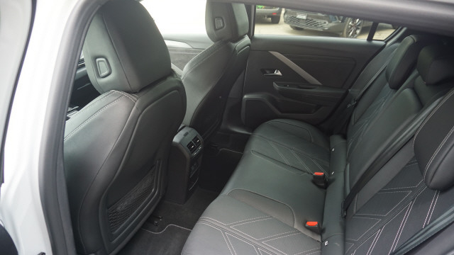 OPEL Astra 1.6 PHEV Edition A-image-8