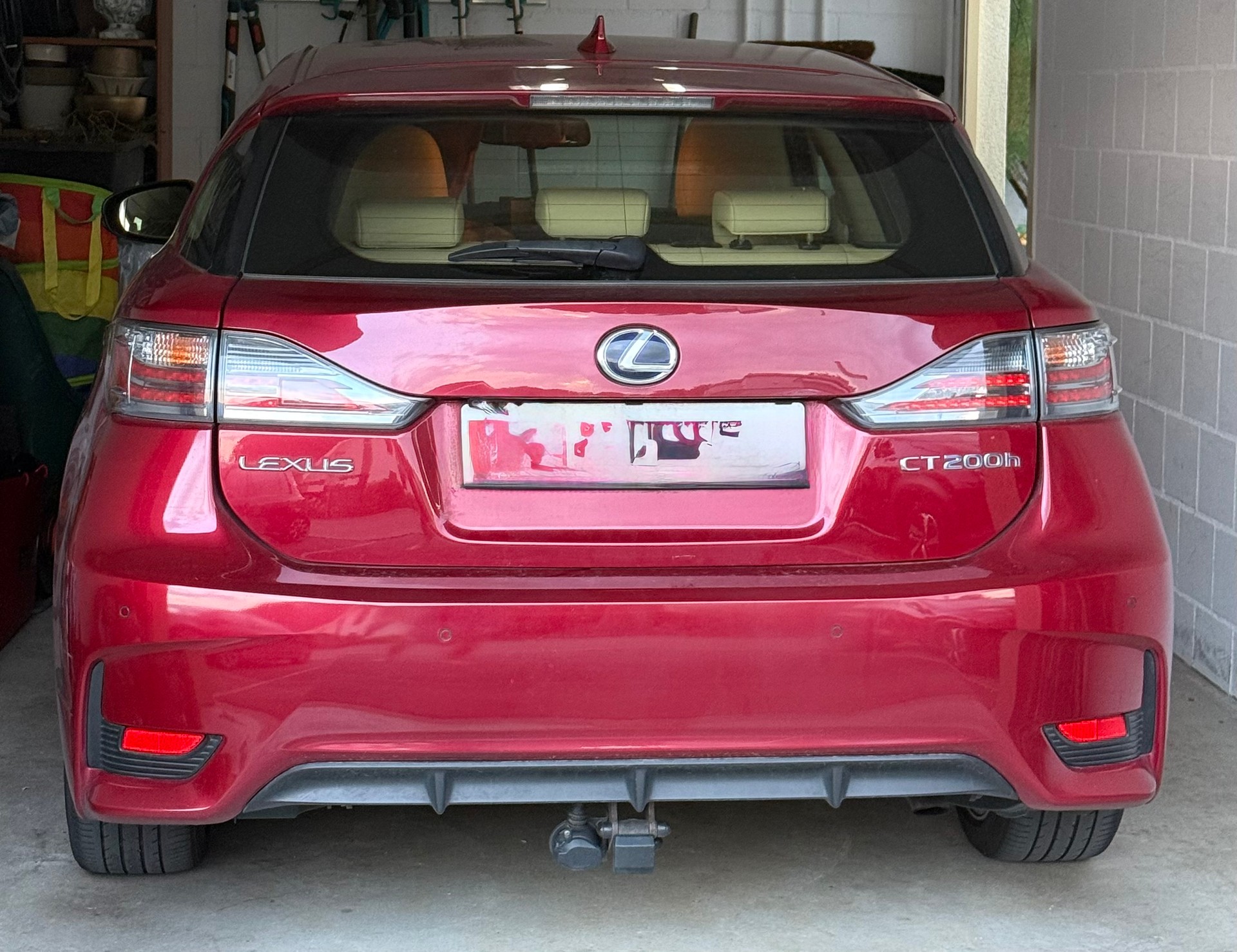 LEXUS 200h Excellence-image-2