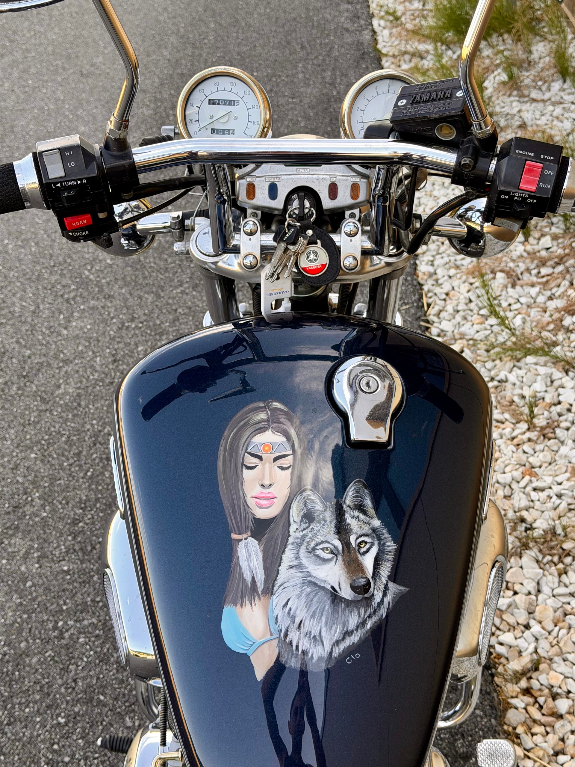 YAMAHA XV 750 SE Virago-image-15