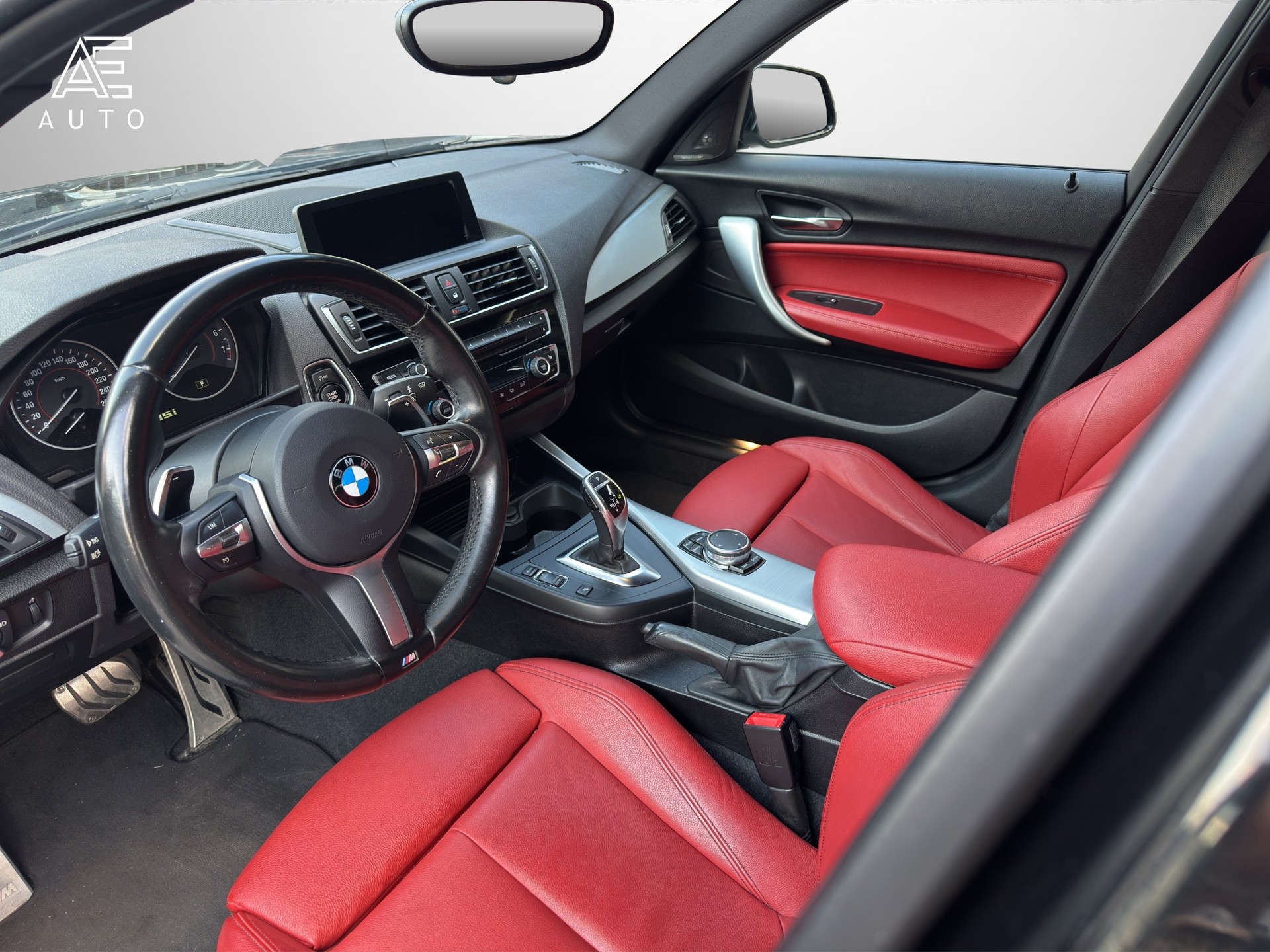 BMW M135i xDrive Steptronic-image-8