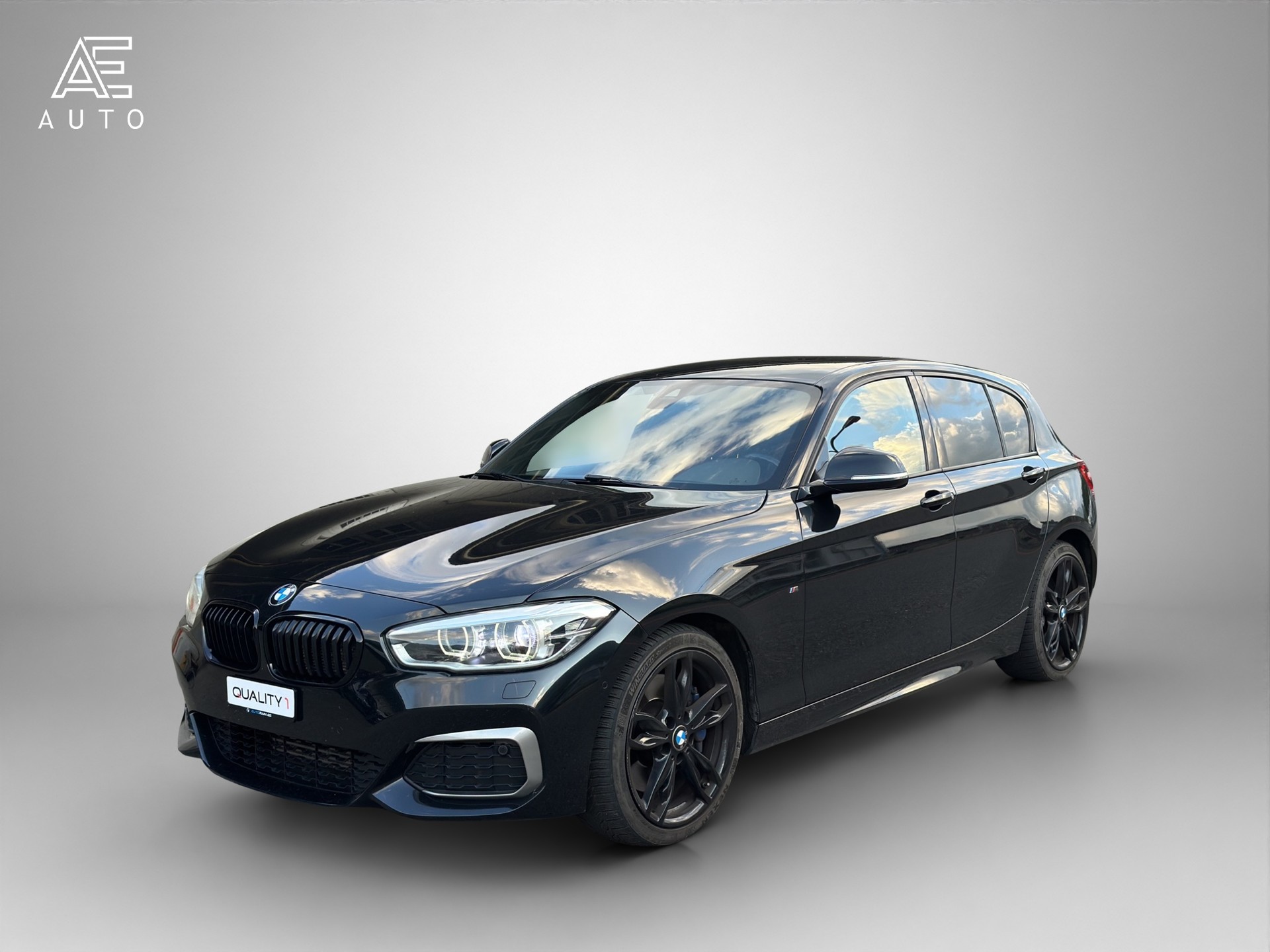 BMW M135i xDrive Steptronic-image-2