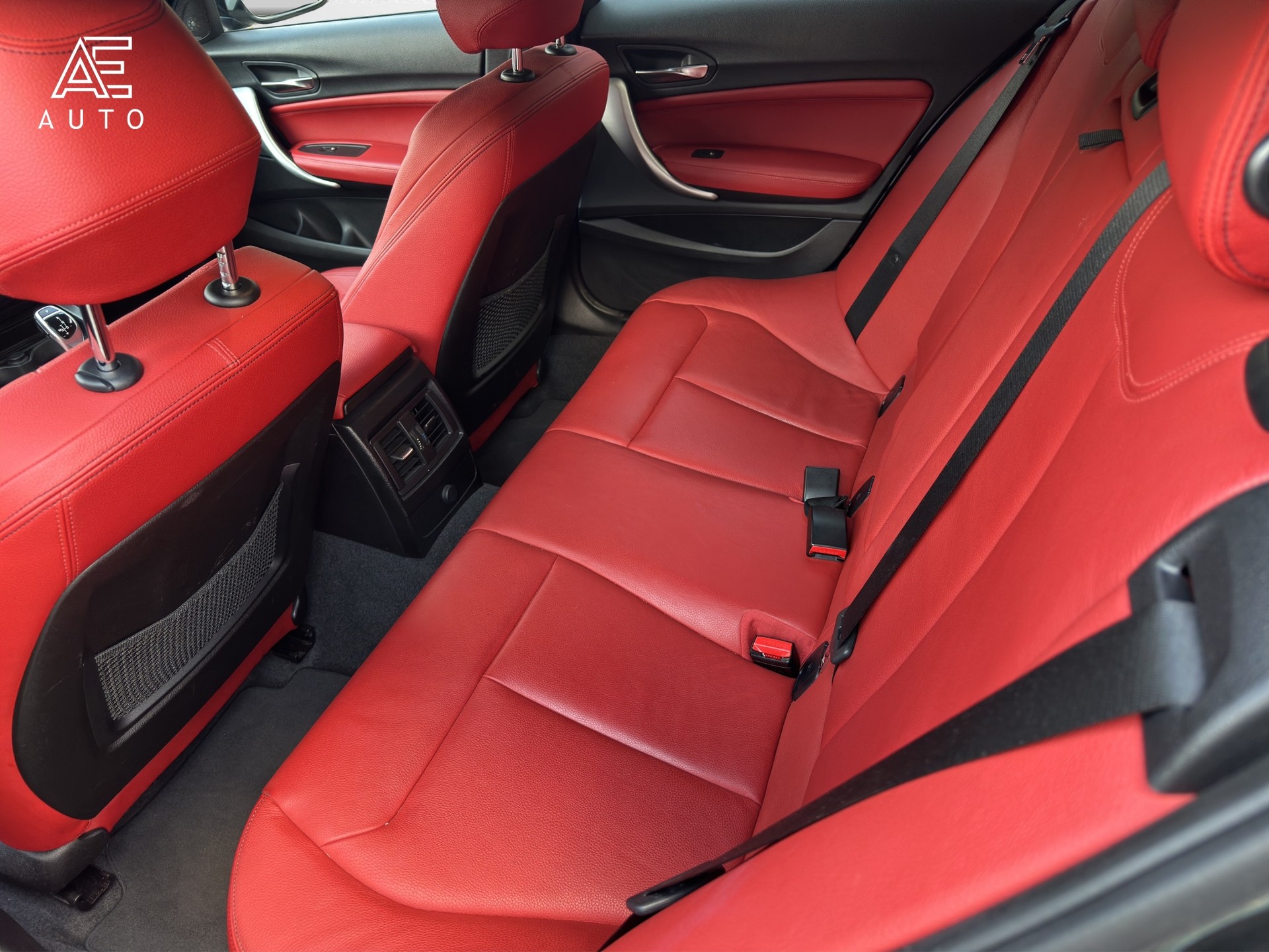 BMW M135i xDrive Steptronic-image-9