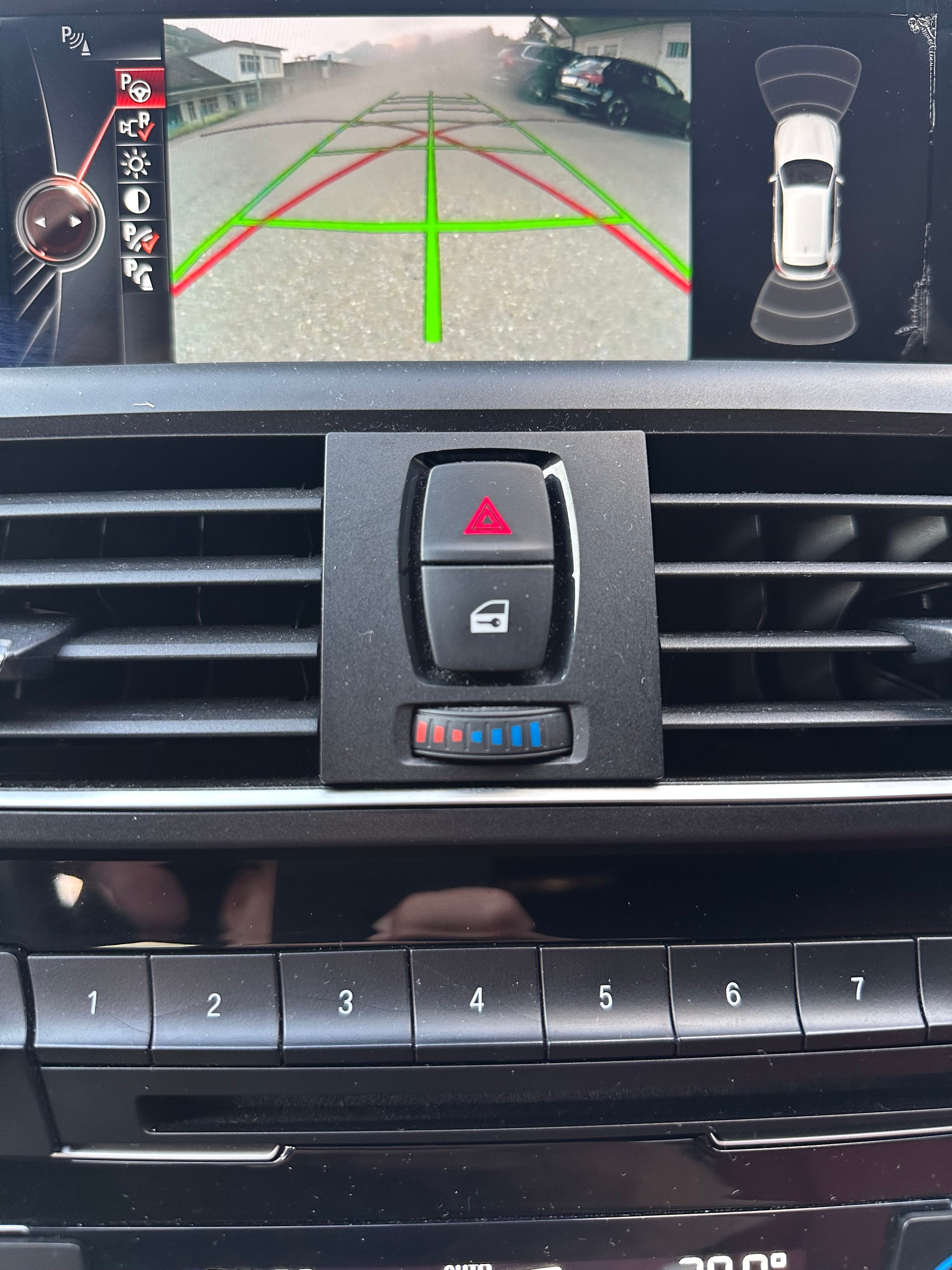 BMW M135i xDrive Steptronic-image-11