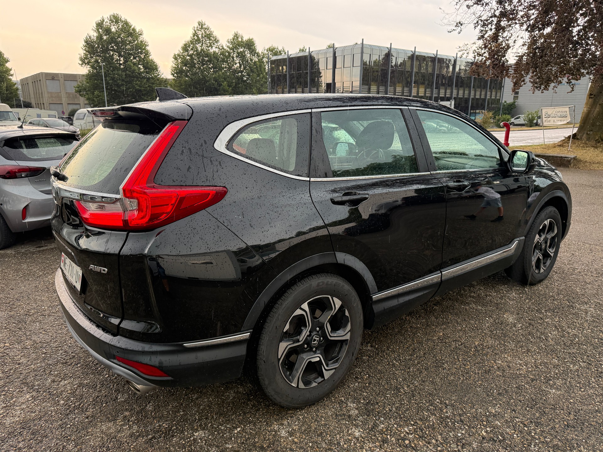 HONDA CR-V 1.5 i-VTEC Elegance 4WD-image-2