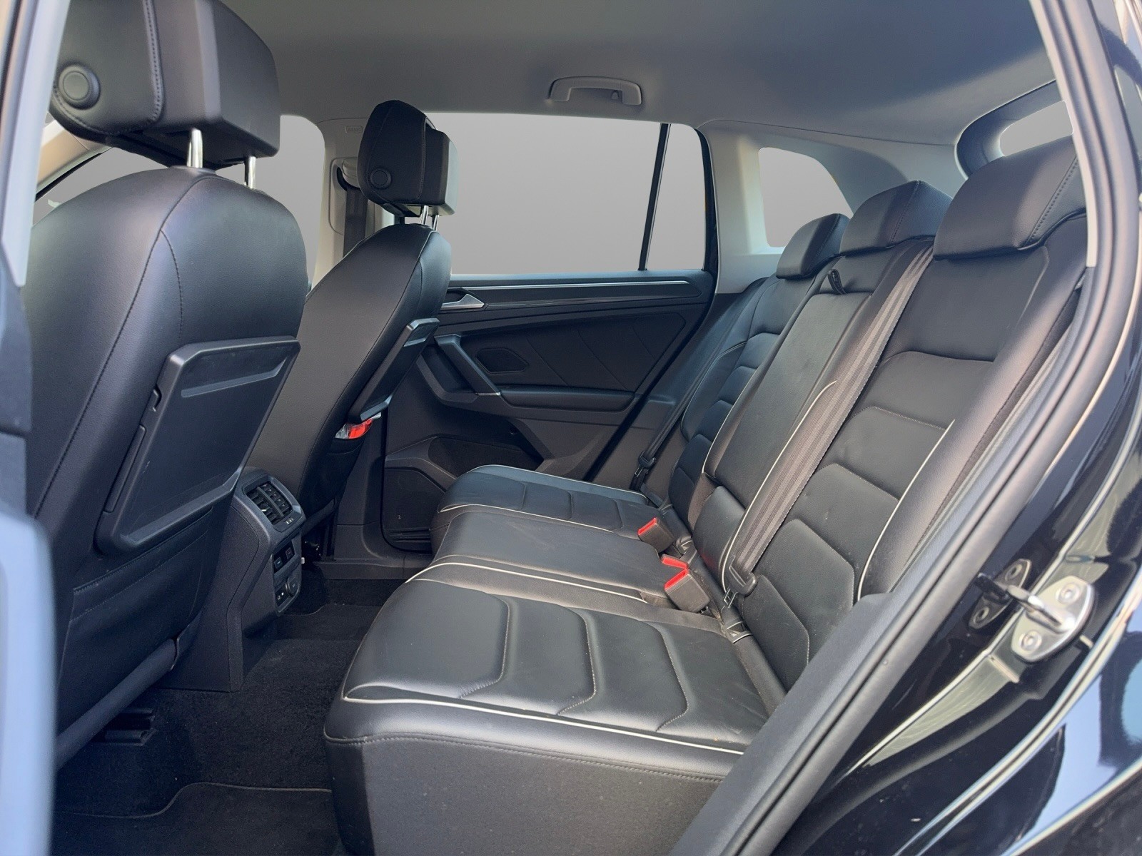 VW Tiguan 2.0 TDI SCR Comfortline DSG-image-10