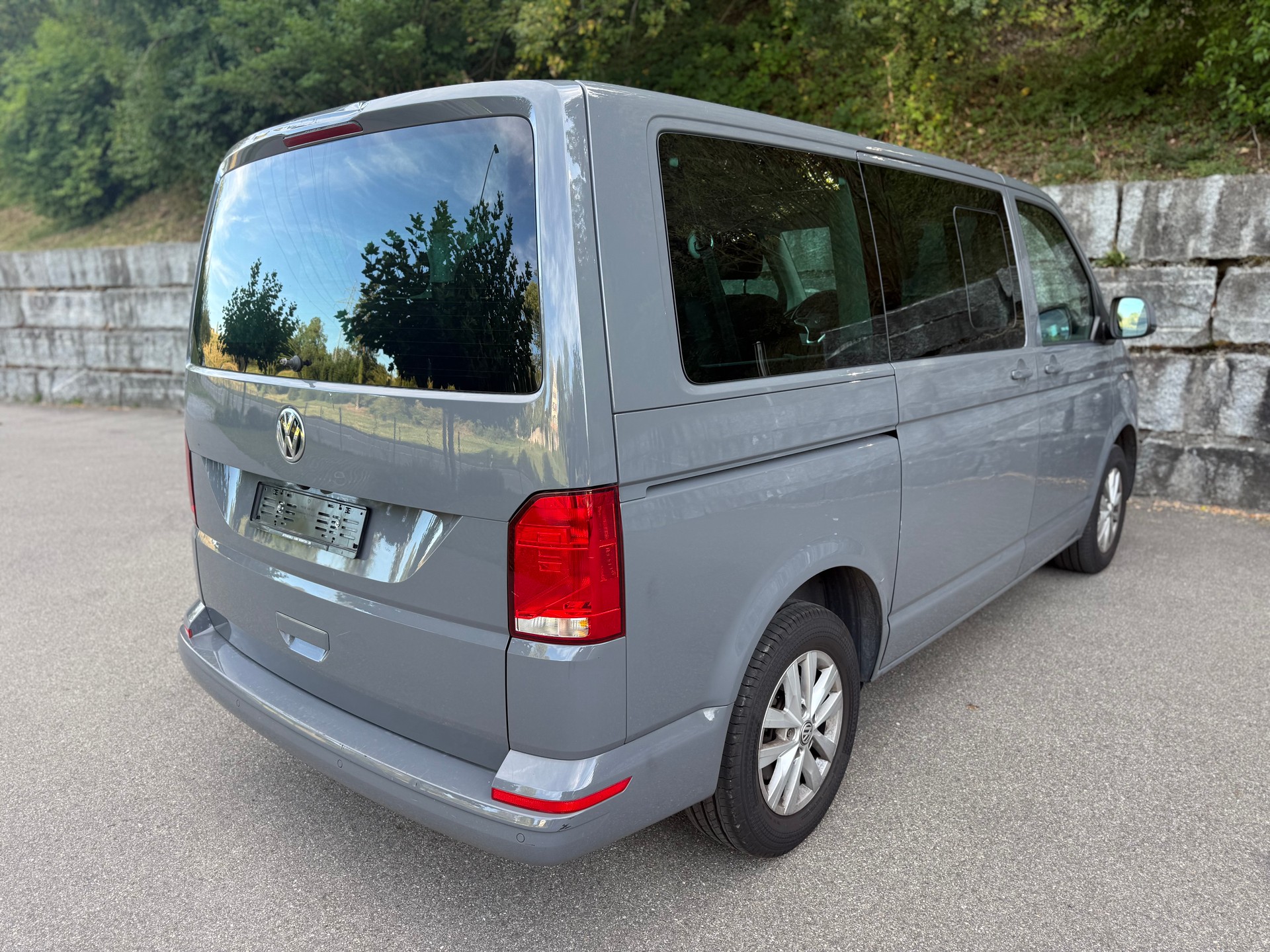 VW T6.1 Caravelle 2.0 TDI DSG-image-2
