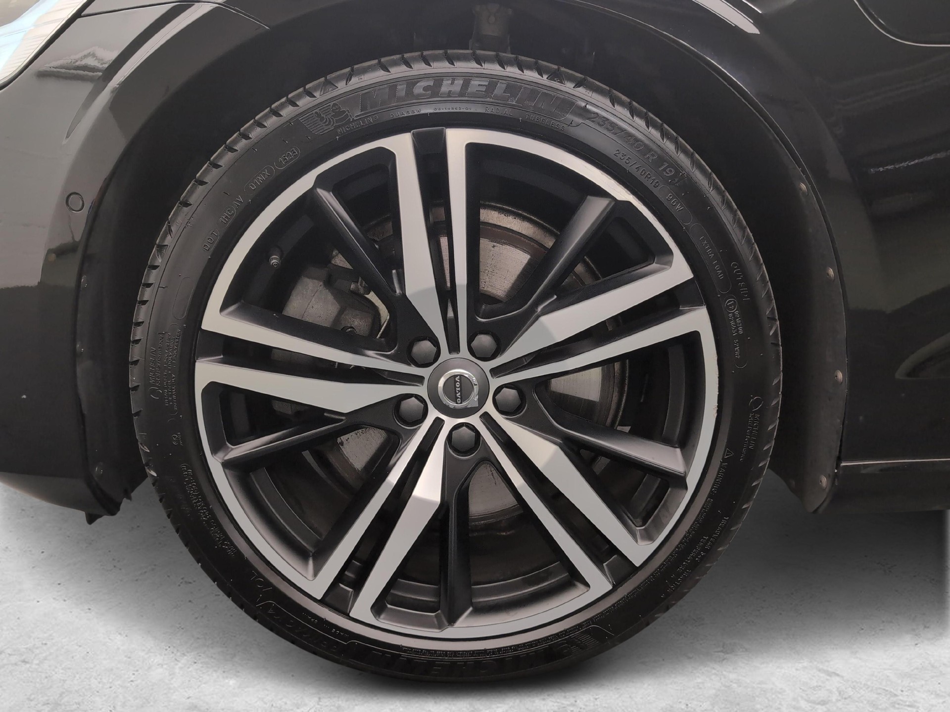 VOLVO V60 2.0 T8 TE R-Design eAWD-image-14