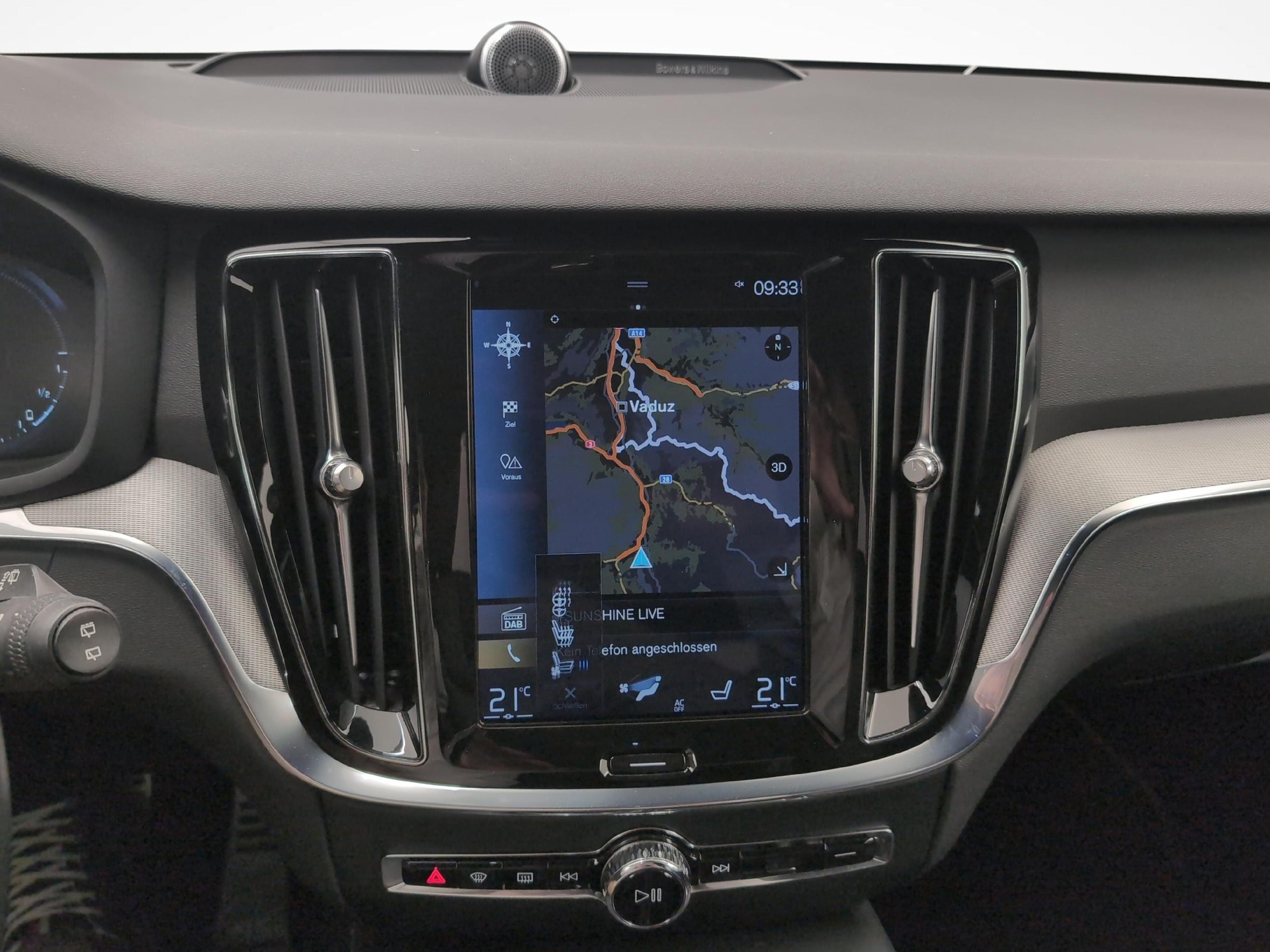 VOLVO V60 2.0 T8 TE R-Design eAWD-image-10