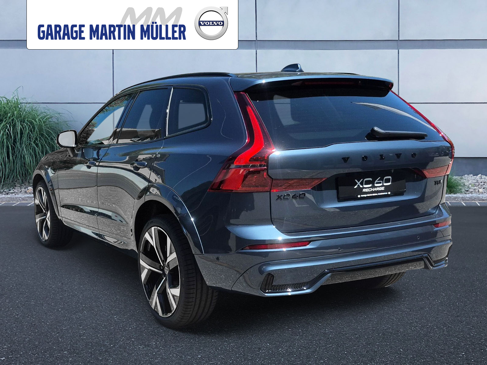 VOLVO XC60 2.0 T8 TE Black Edition eAWD-image-2