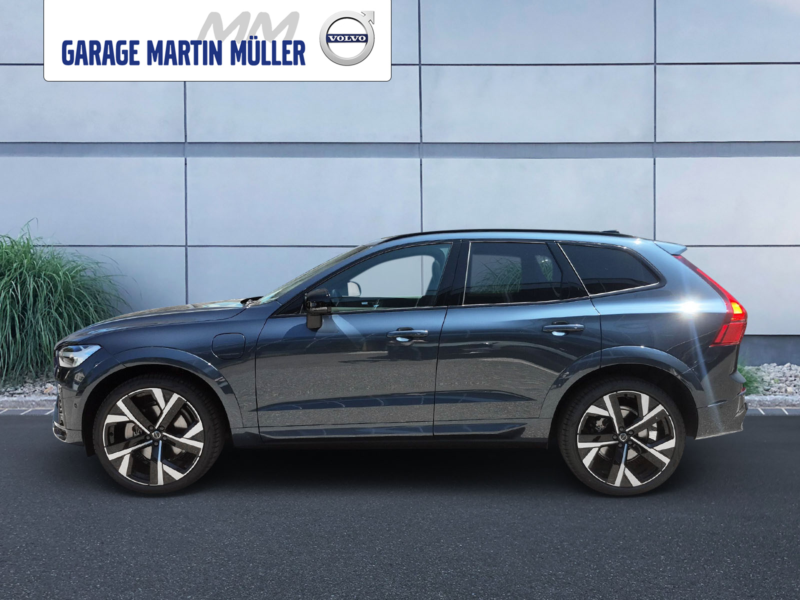 VOLVO XC60 2.0 T8 TE Black Edition eAWD-image-1