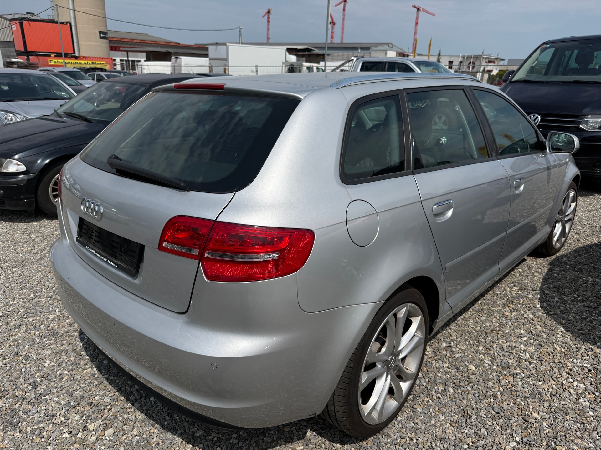 AUDI A3 Sportback 1.6 TDIe Attraction-image-2