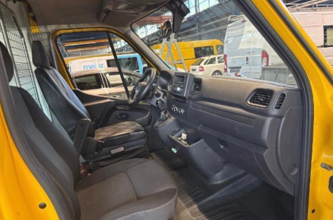 RENAULT Master T35 2.3dCi 135 L3H3-image-9