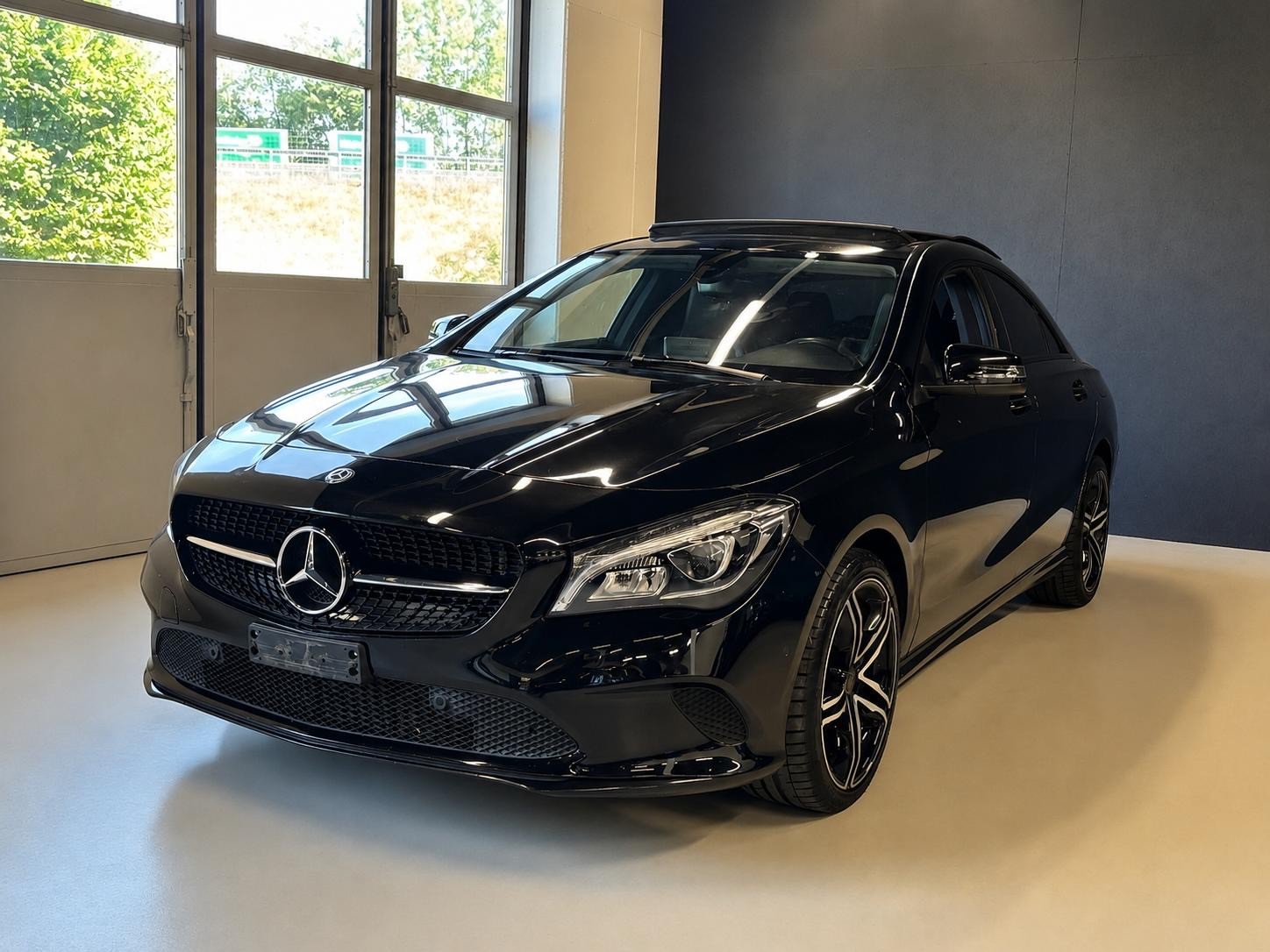 MERCEDES-BENZ CLA 220 d 4Matic 7G-DCT-image-1