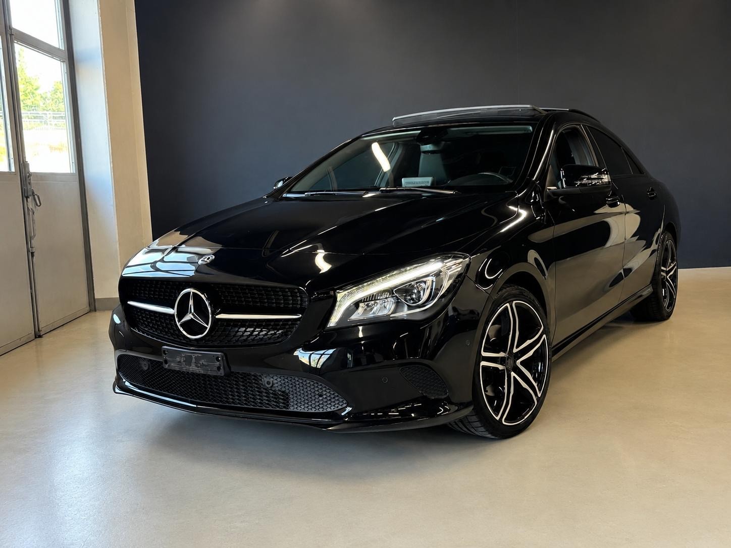MERCEDES-BENZ CLA 220 d 4Matic 7G-DCT-image-5