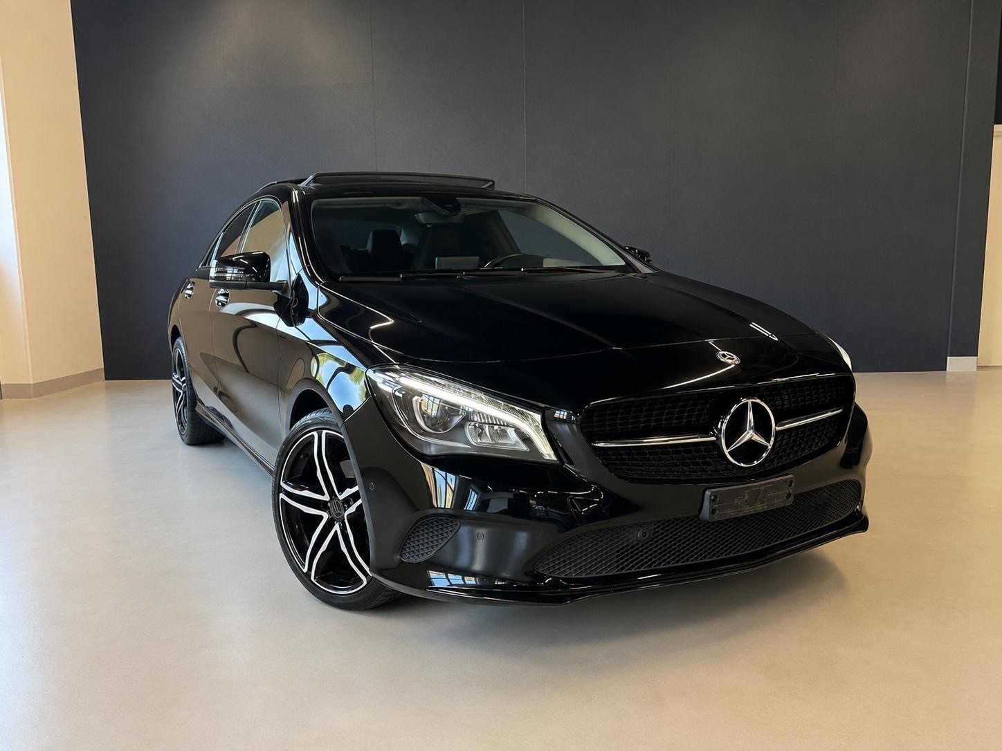 MERCEDES-BENZ CLA 220 d 4Matic 7G-DCT-image-6