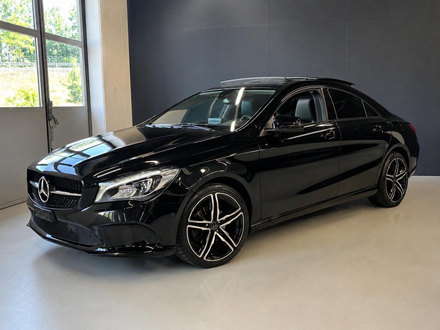 MERCEDES-BENZ CLA 220 d 4Matic 7G-DCT-image-3