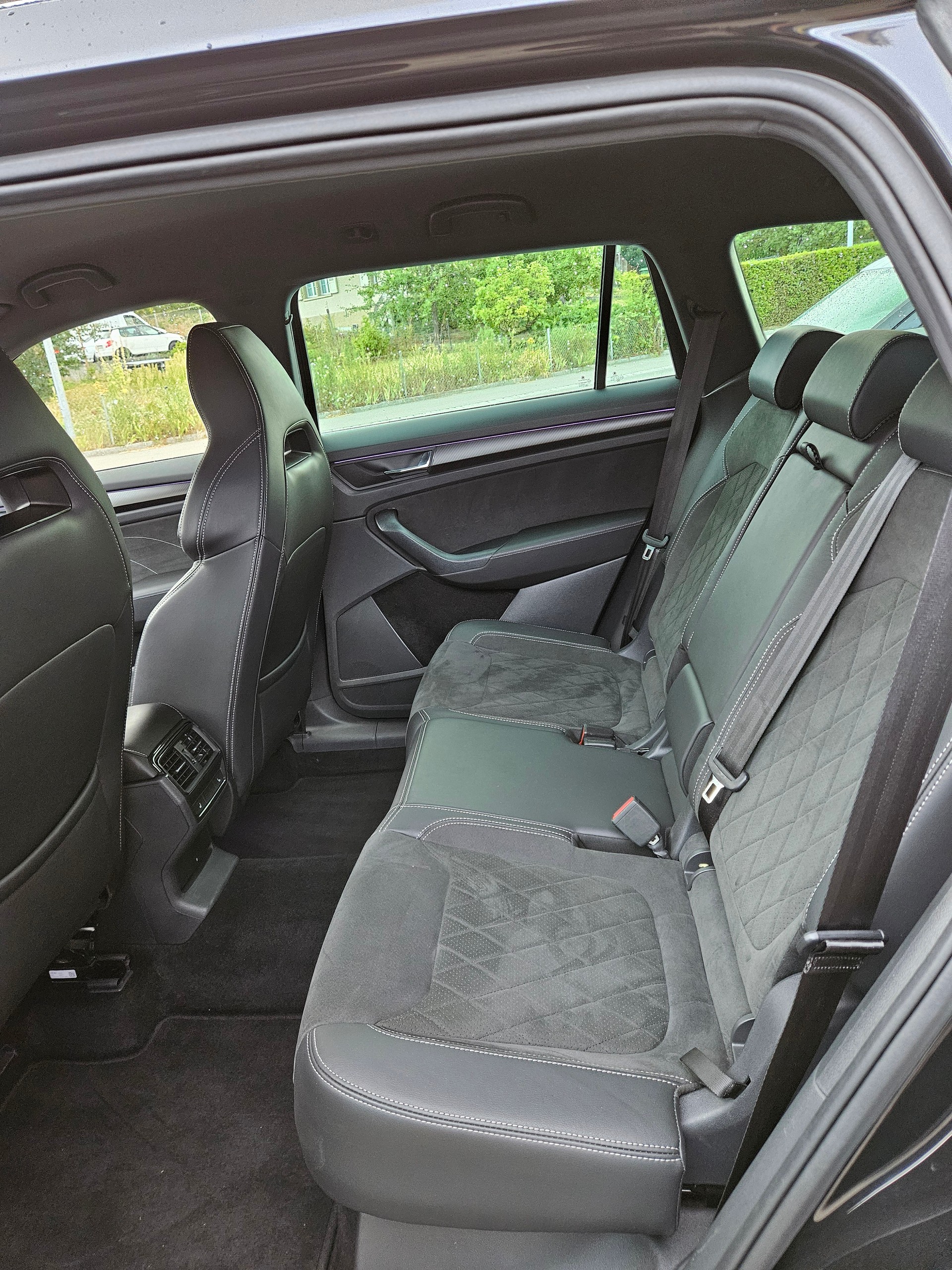 SKODA Kodiaq 2.0 TSI 4x4 SportLine-image-4