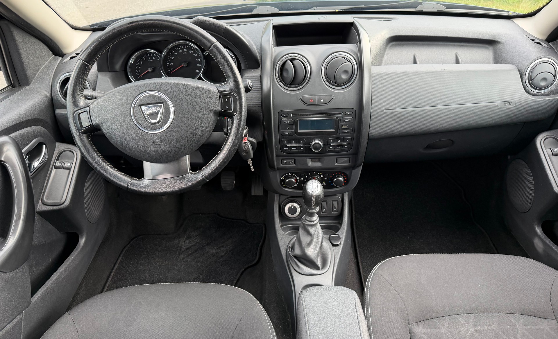 DACIA Duster 1.5 dCi Lauréate 4x4-image-12
