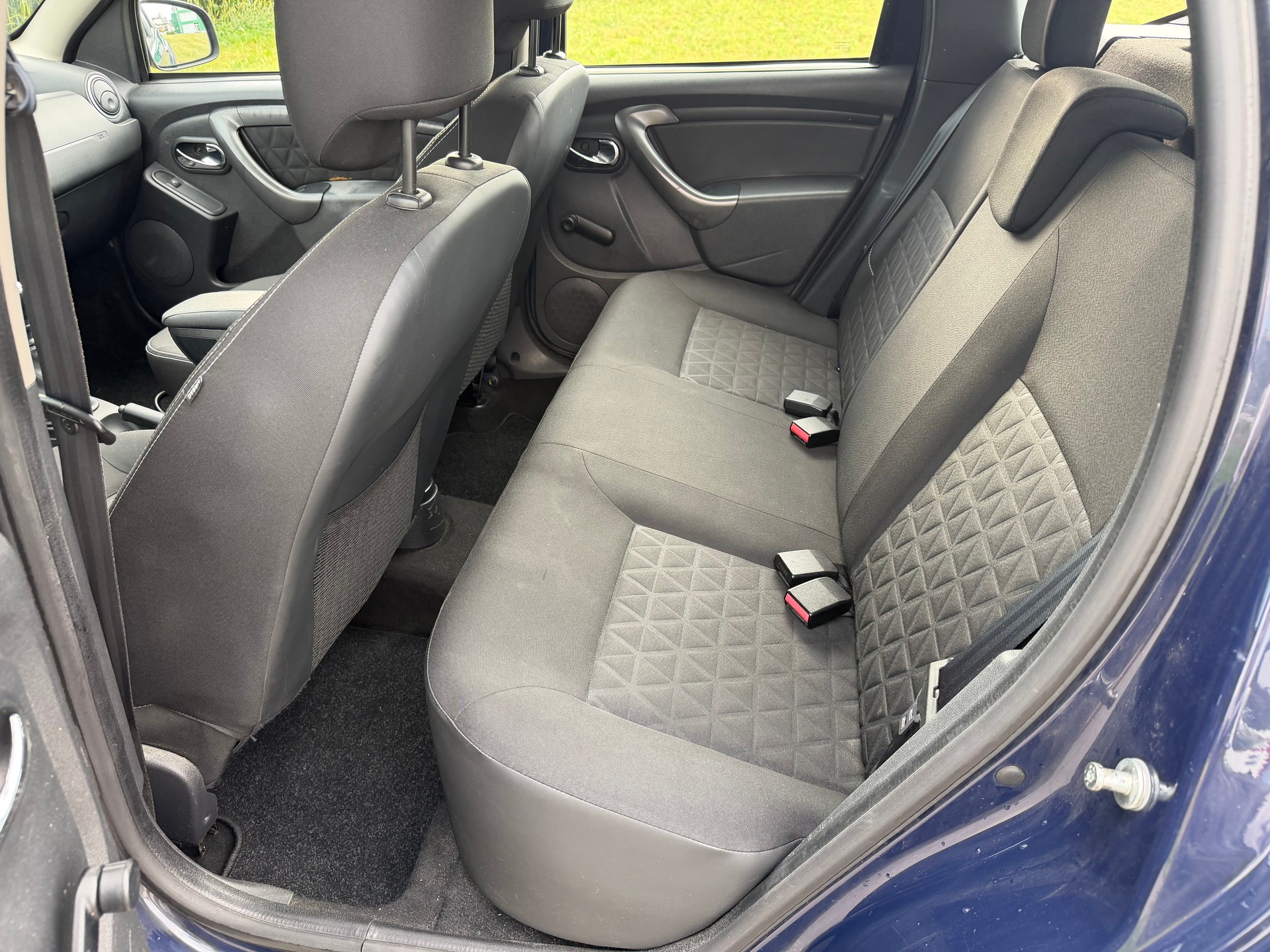 DACIA Duster 1.5 dCi Lauréate 4x4-image-10