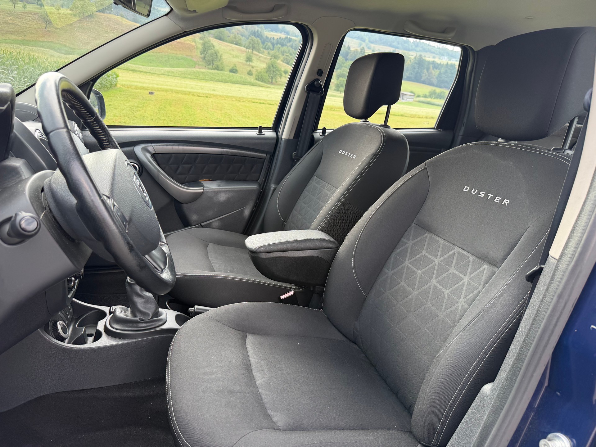 DACIA Duster 1.5 dCi Lauréate 4x4-image-9