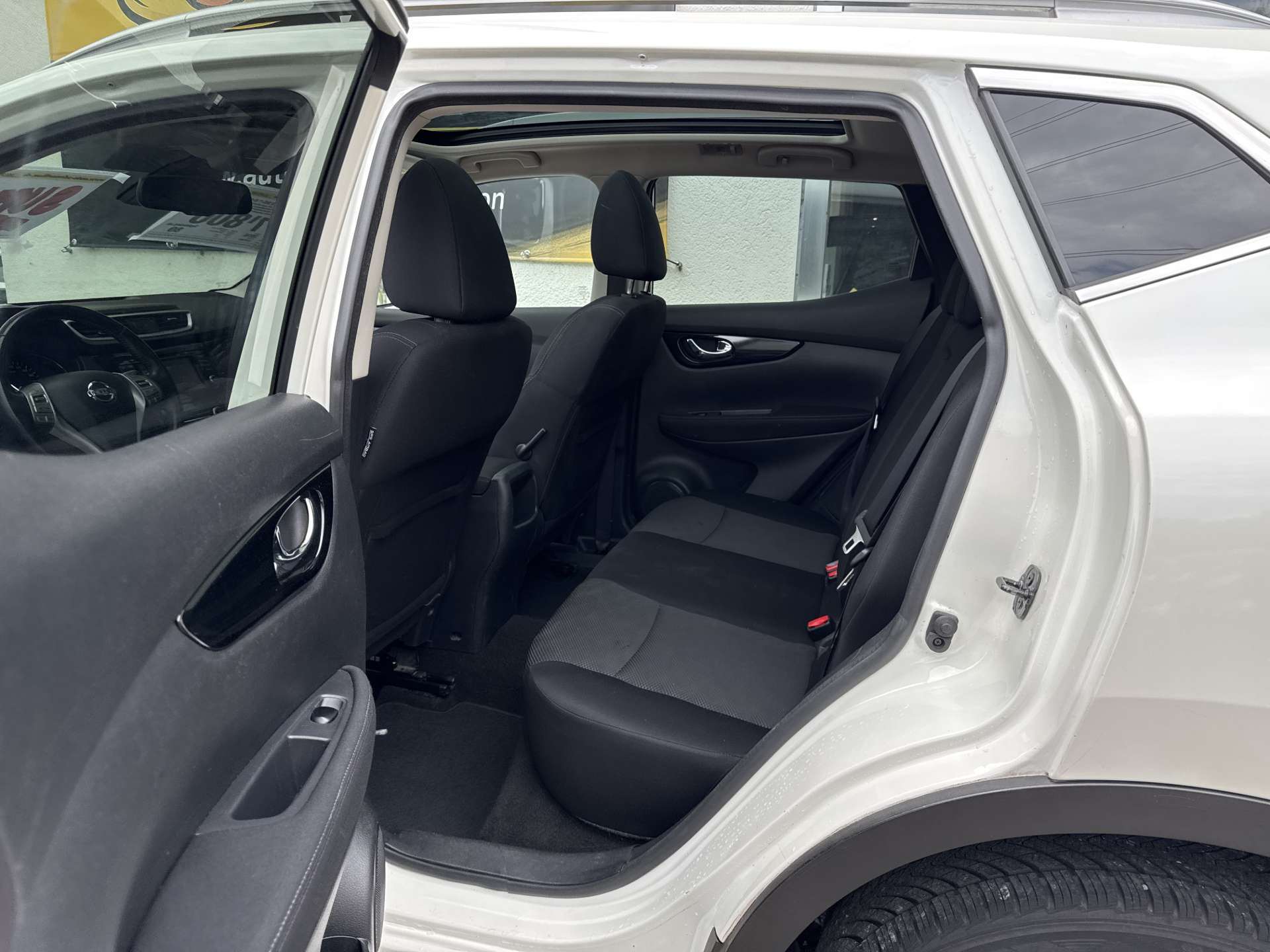 NISSAN Qashqai 1.2 DIG-T N-Connecta Xtronic CVT-Automat-image-7