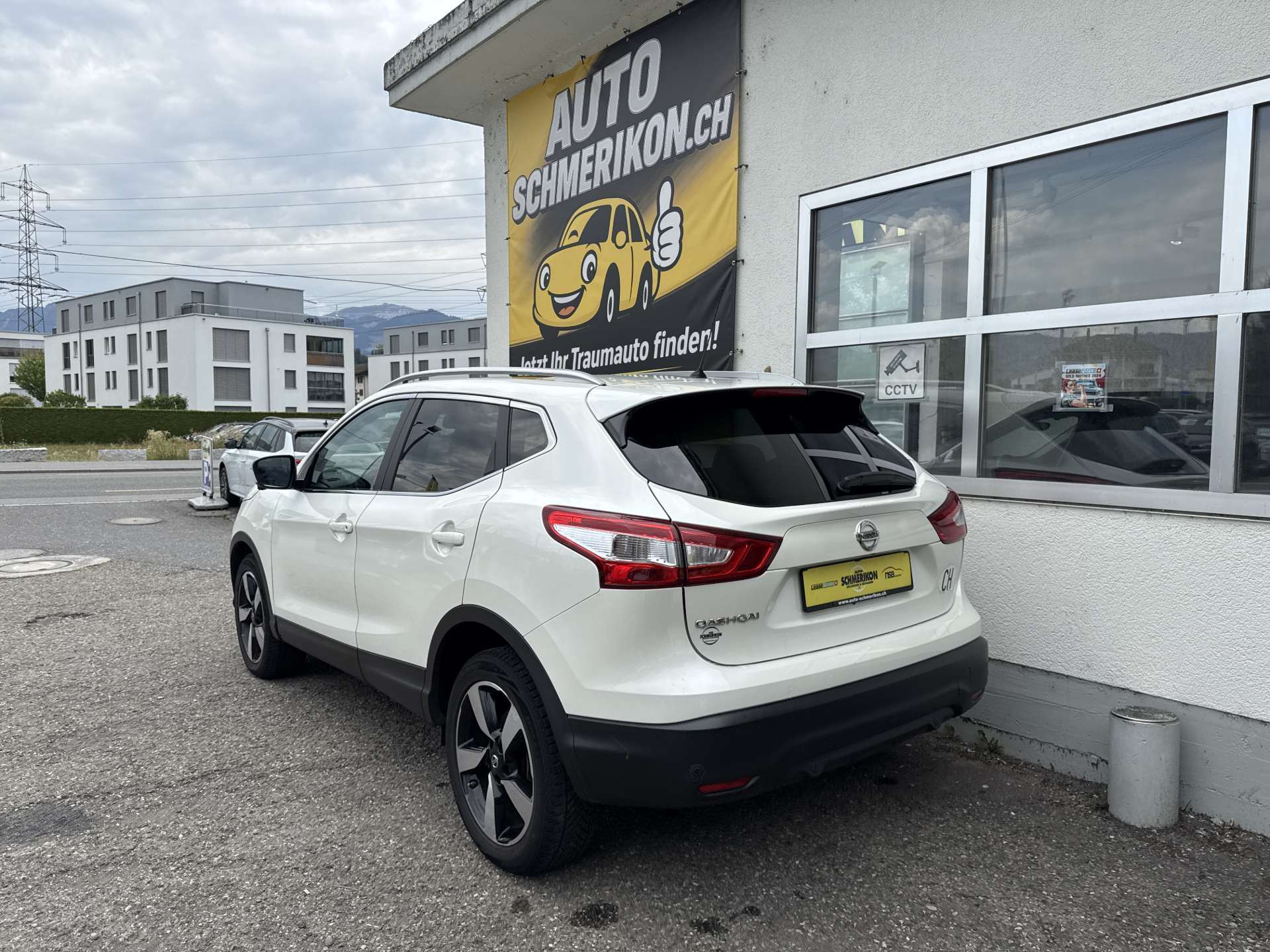 NISSAN Qashqai 1.2 DIG-T N-Connecta Xtronic CVT-Automat-image-2