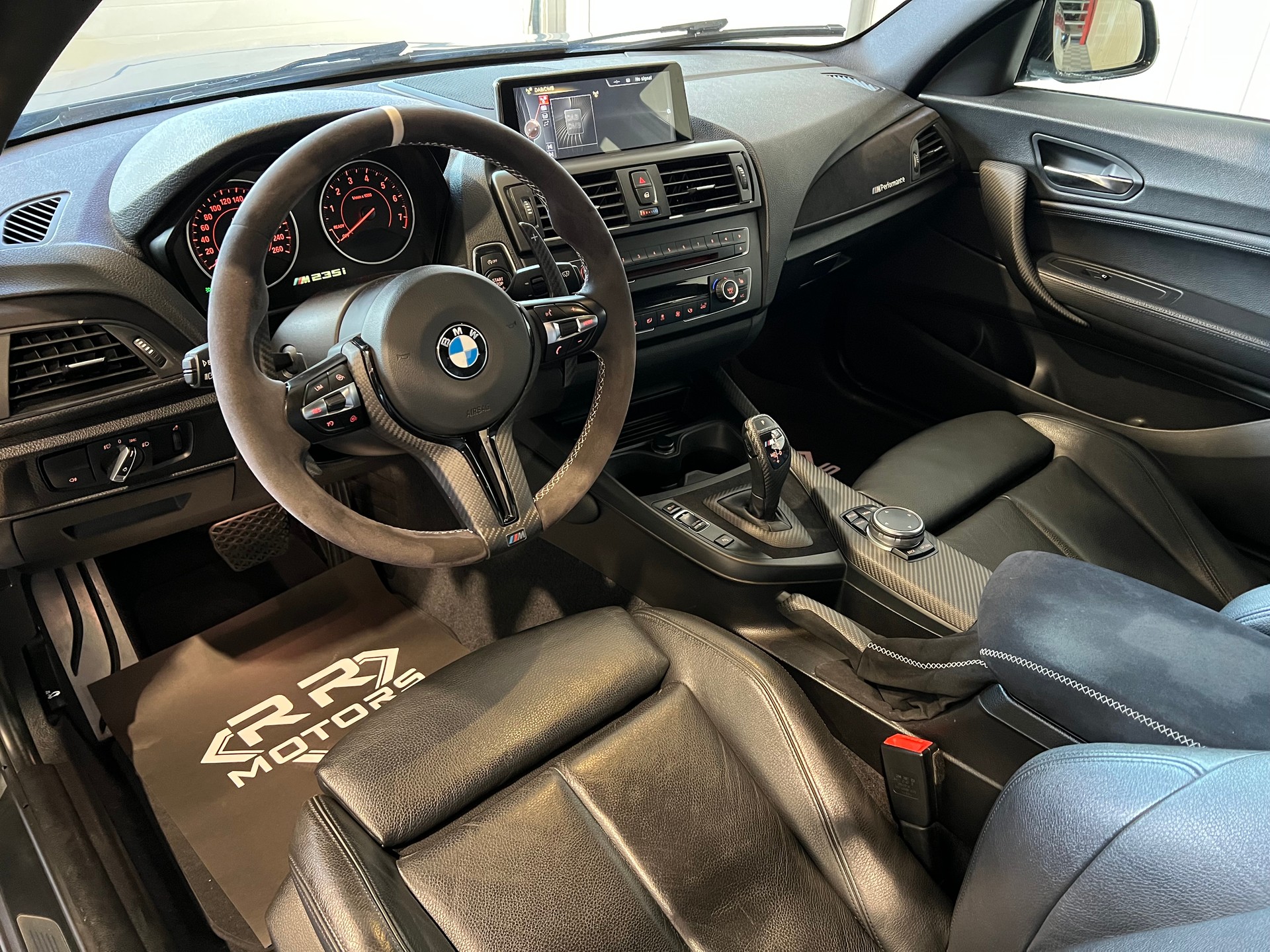 BMW M235i xDrive Steptronic-image-13
