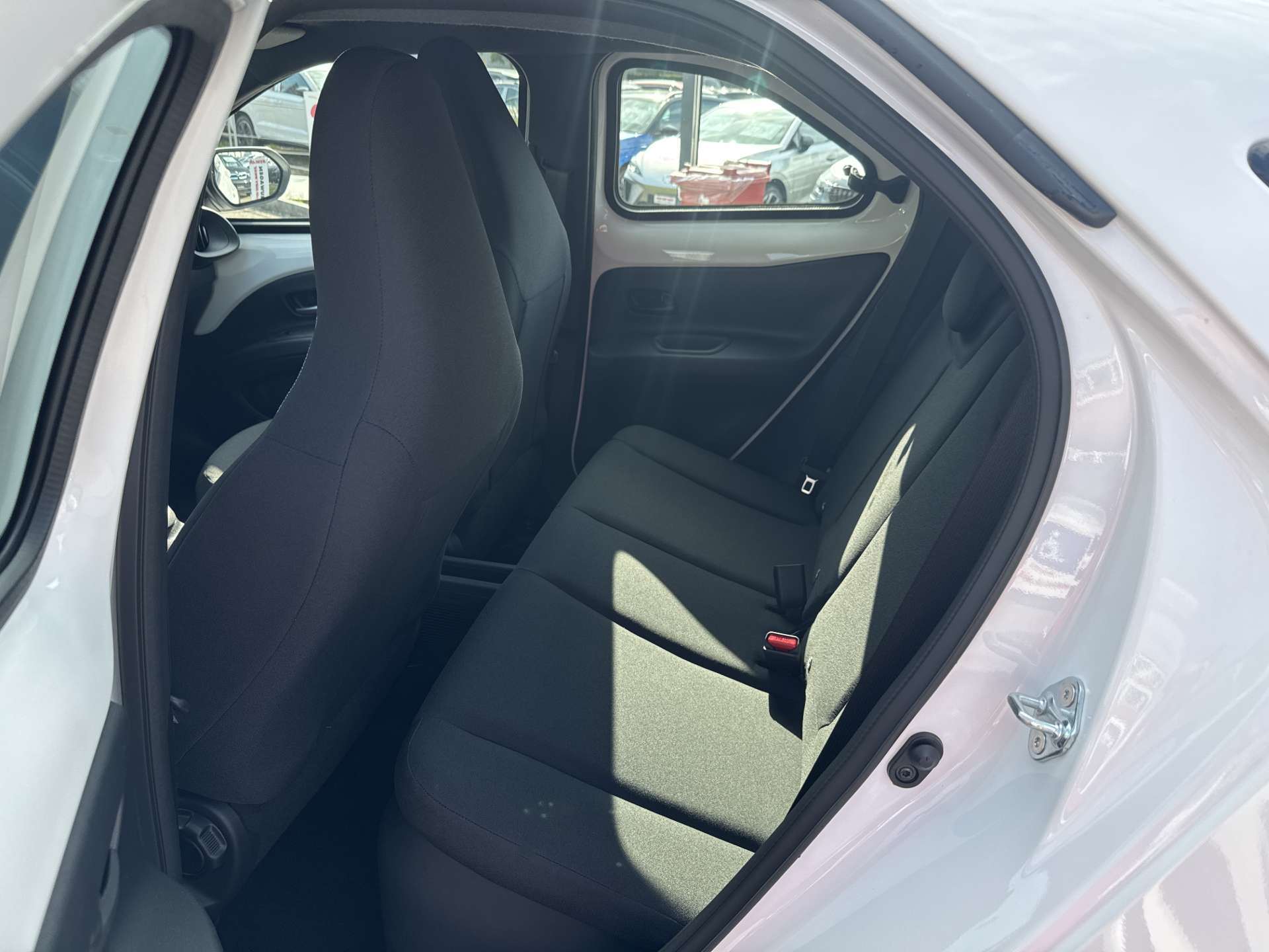 TOYOTA Aygo X 1.5 Comfort NEUES MODELL e-CVT Automat-image-6