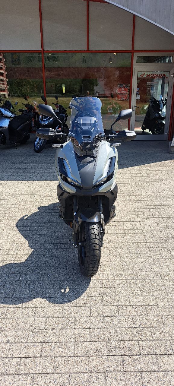HONDA ADV 350-image-1