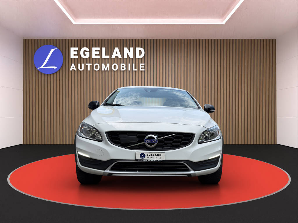 VOLVO S60 Cross Country 2.0 D3 MomentumS/S-image-2