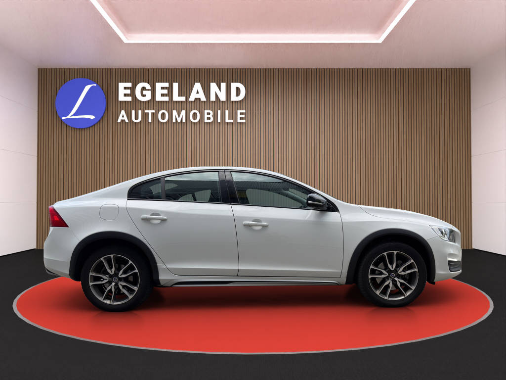 VOLVO S60 Cross Country 2.0 D3 MomentumS/S-image-7