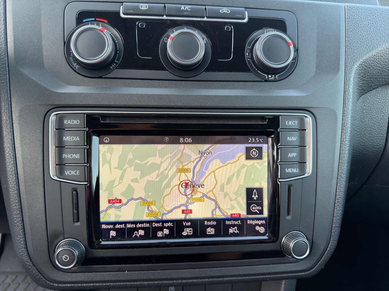 VW Caddy 2.0TDI BlueMotion Technology-image-9