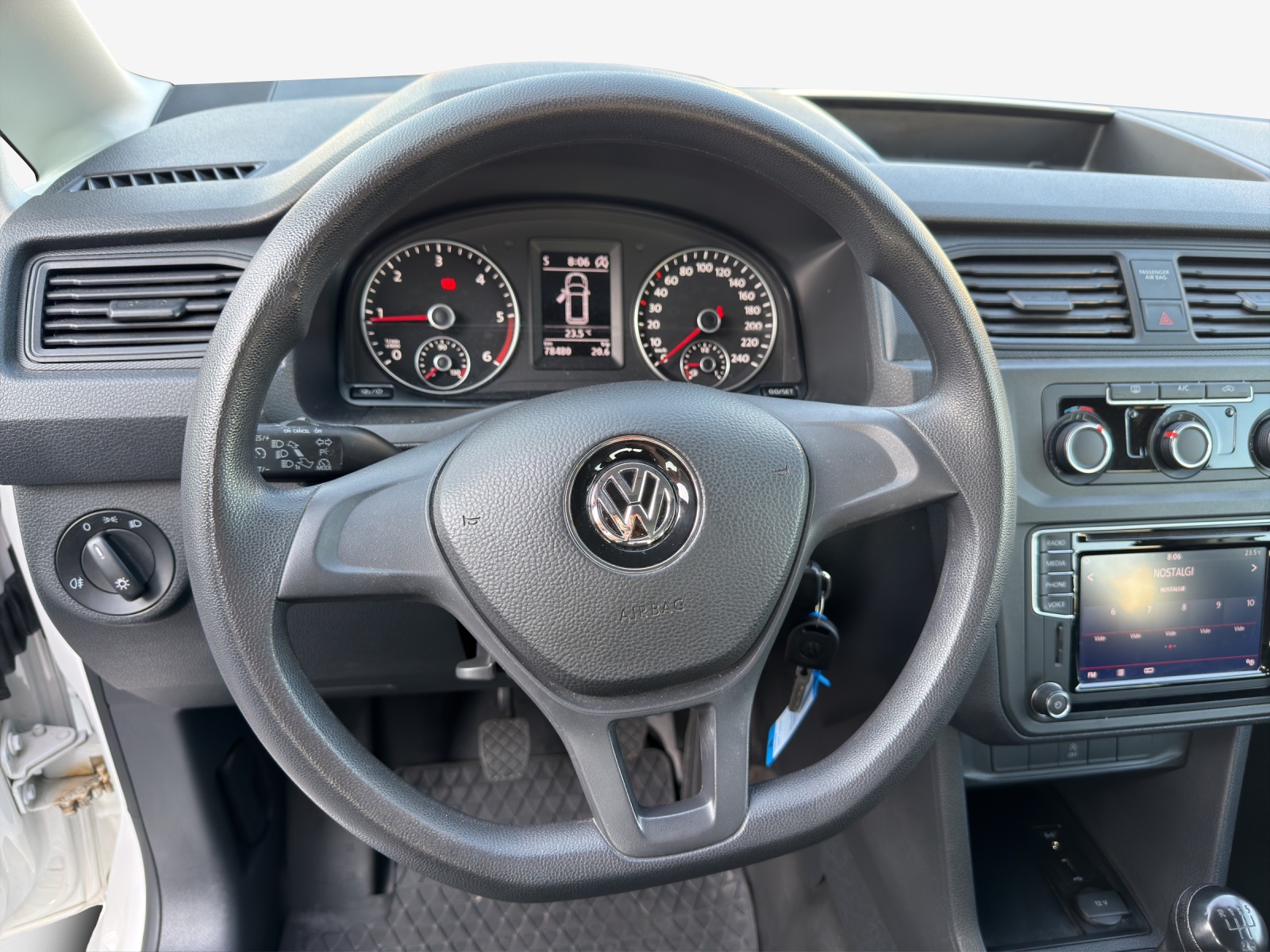 VW Caddy 2.0TDI BlueMotion Technology-image-8