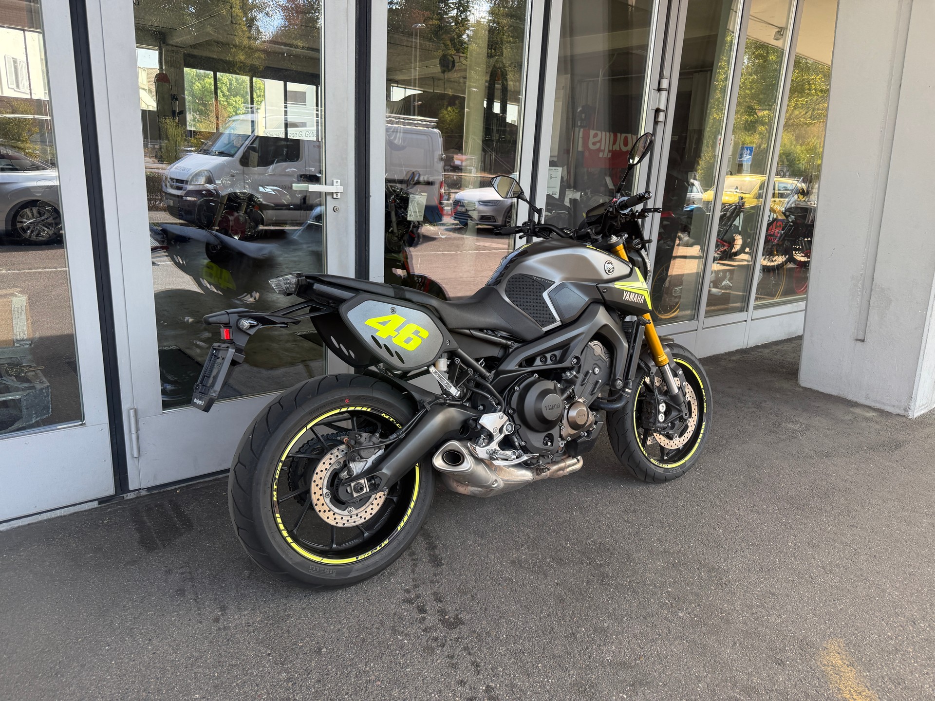YAMAHA MT-09 ABS-showroom-element-2