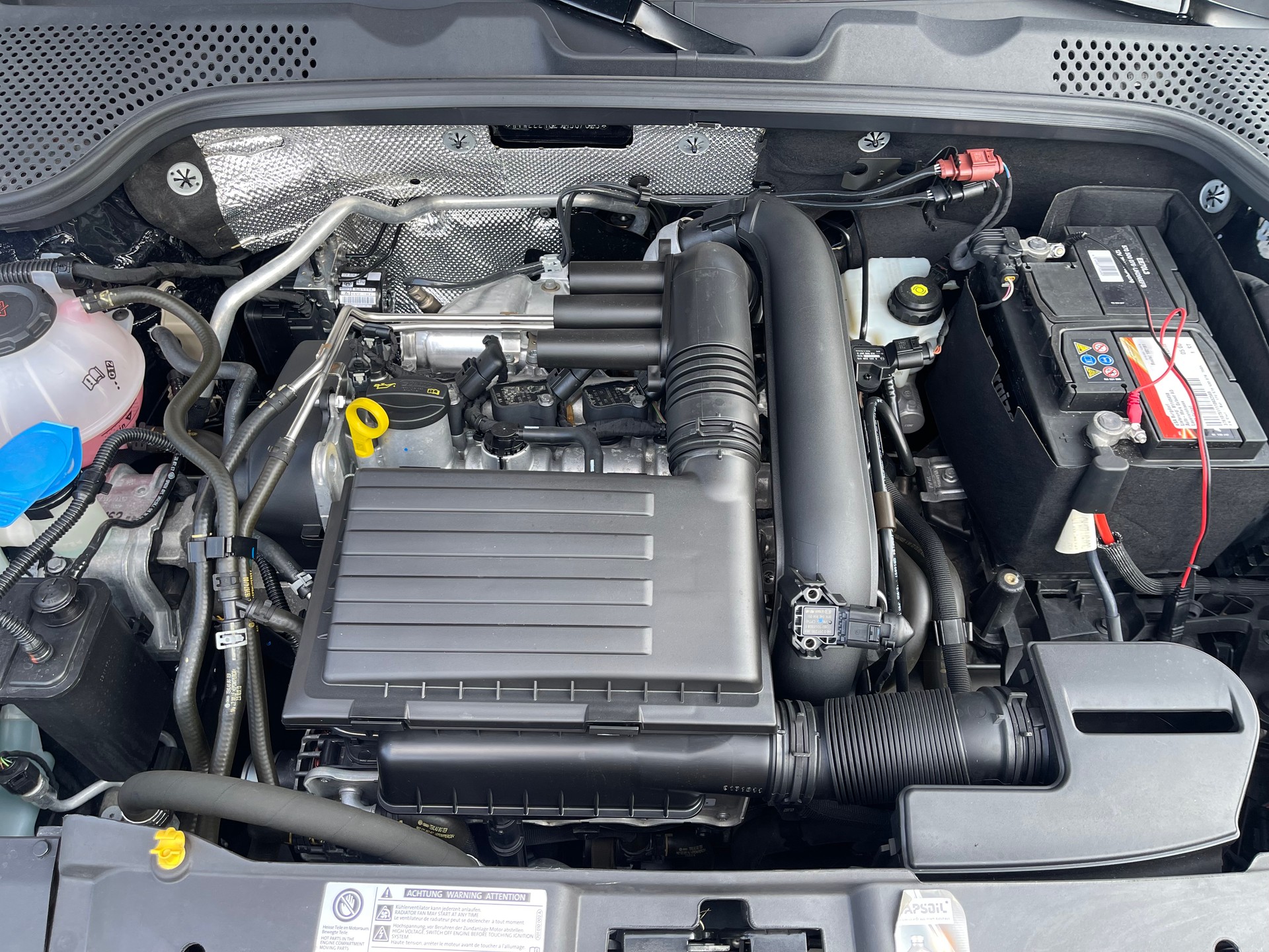 VW Beetle Cabriolet 1.4 TSI BMT Design DSG-image-8