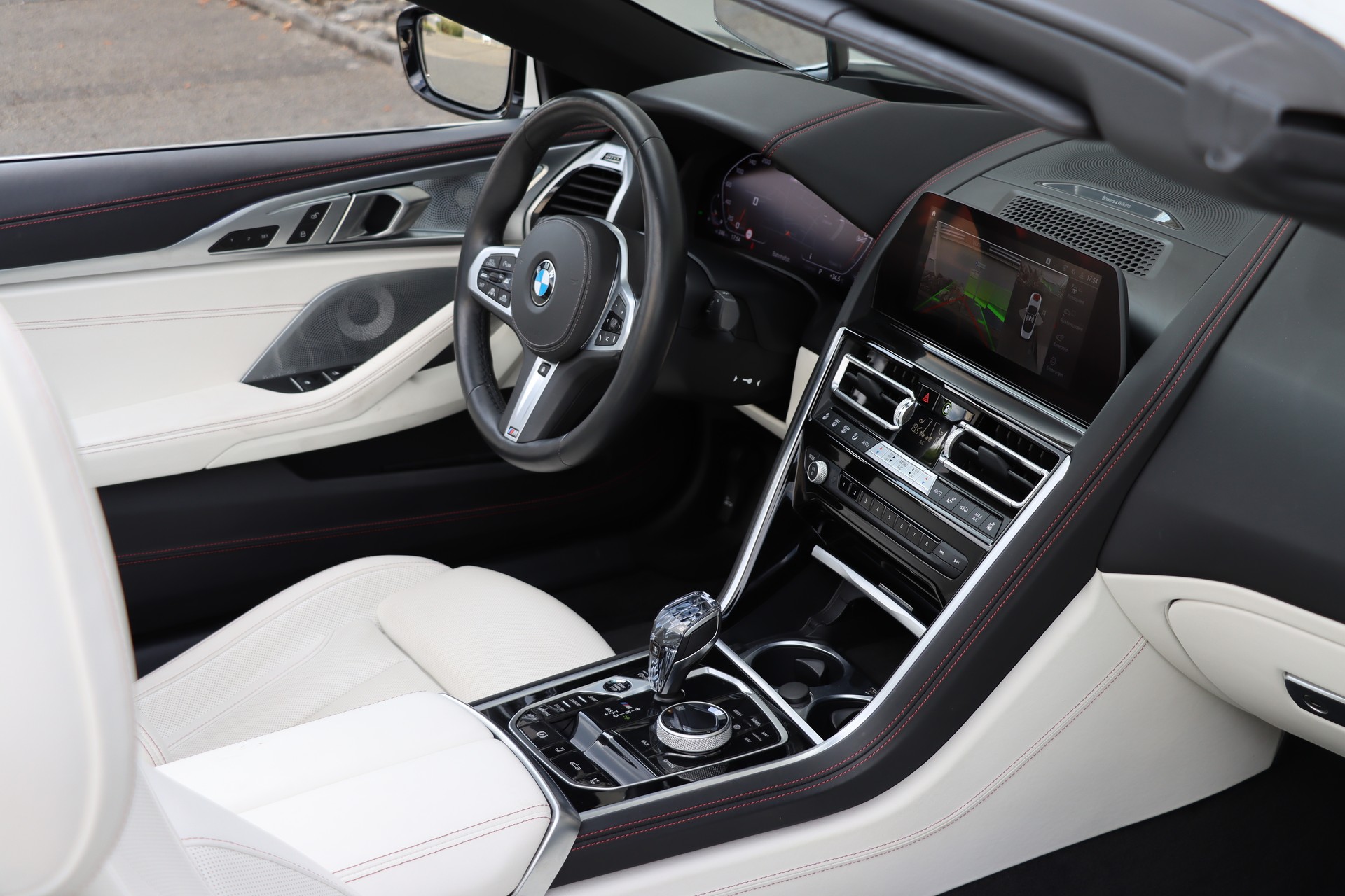 BMW M850i xDrive Edition Haute Couture 07 of 10-image-10