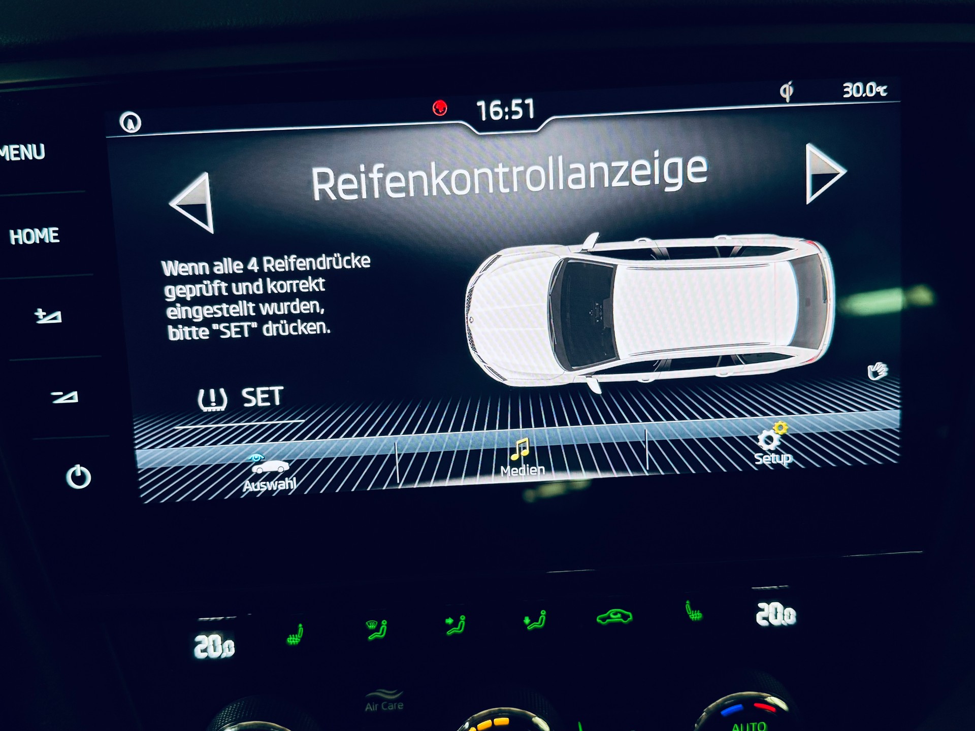 SKODA Octavia Combi 1.5 TSI Clever-image-18