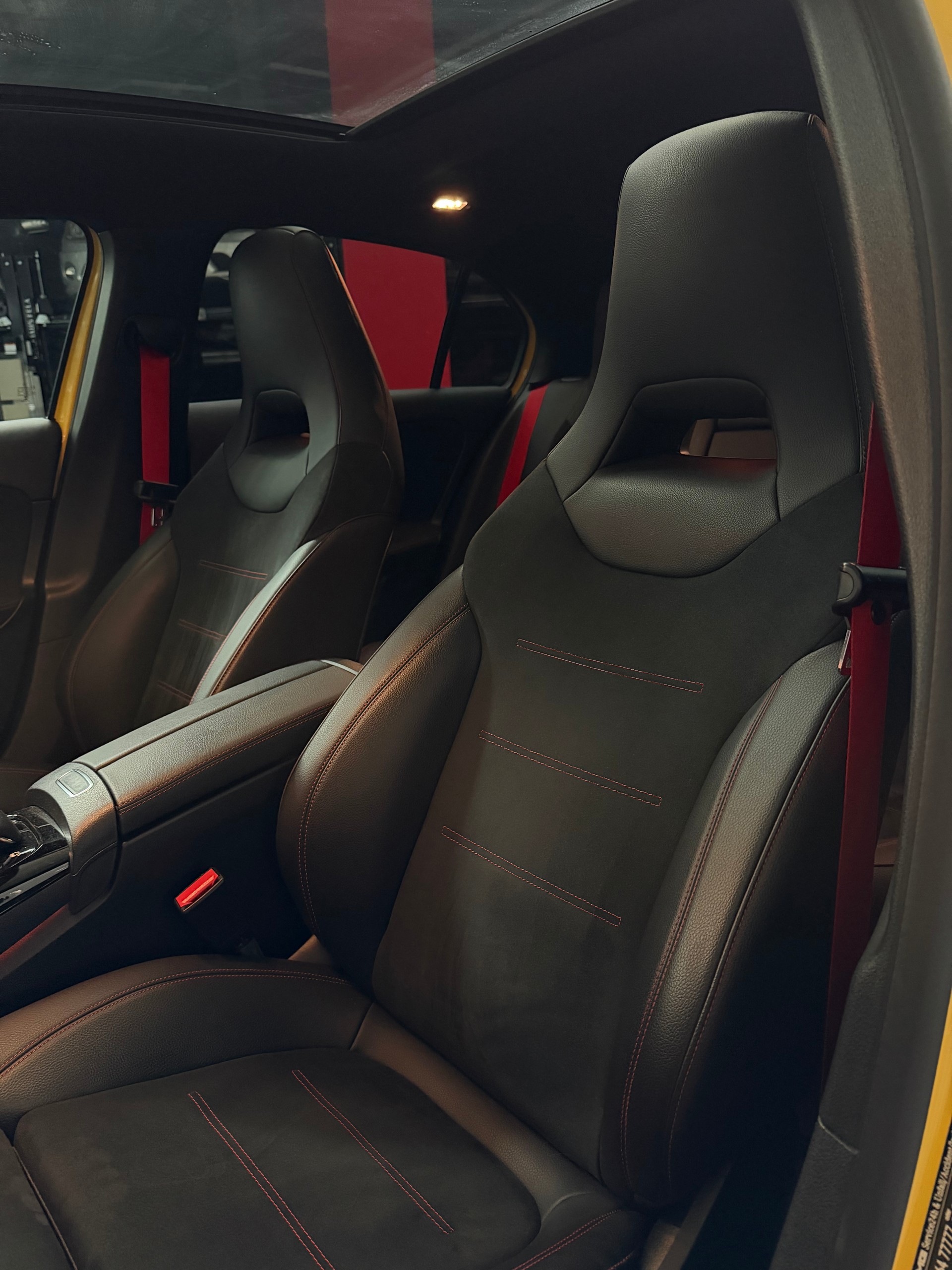 MERCEDES-BENZ A 35 AMG 4Matic Edition 1 Speedshift-image-4
