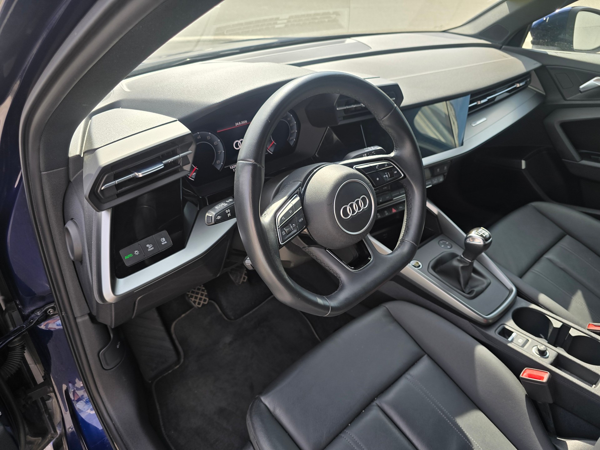 AUDI A3 Sportback 35 TFSI advanced Attraction-image-11