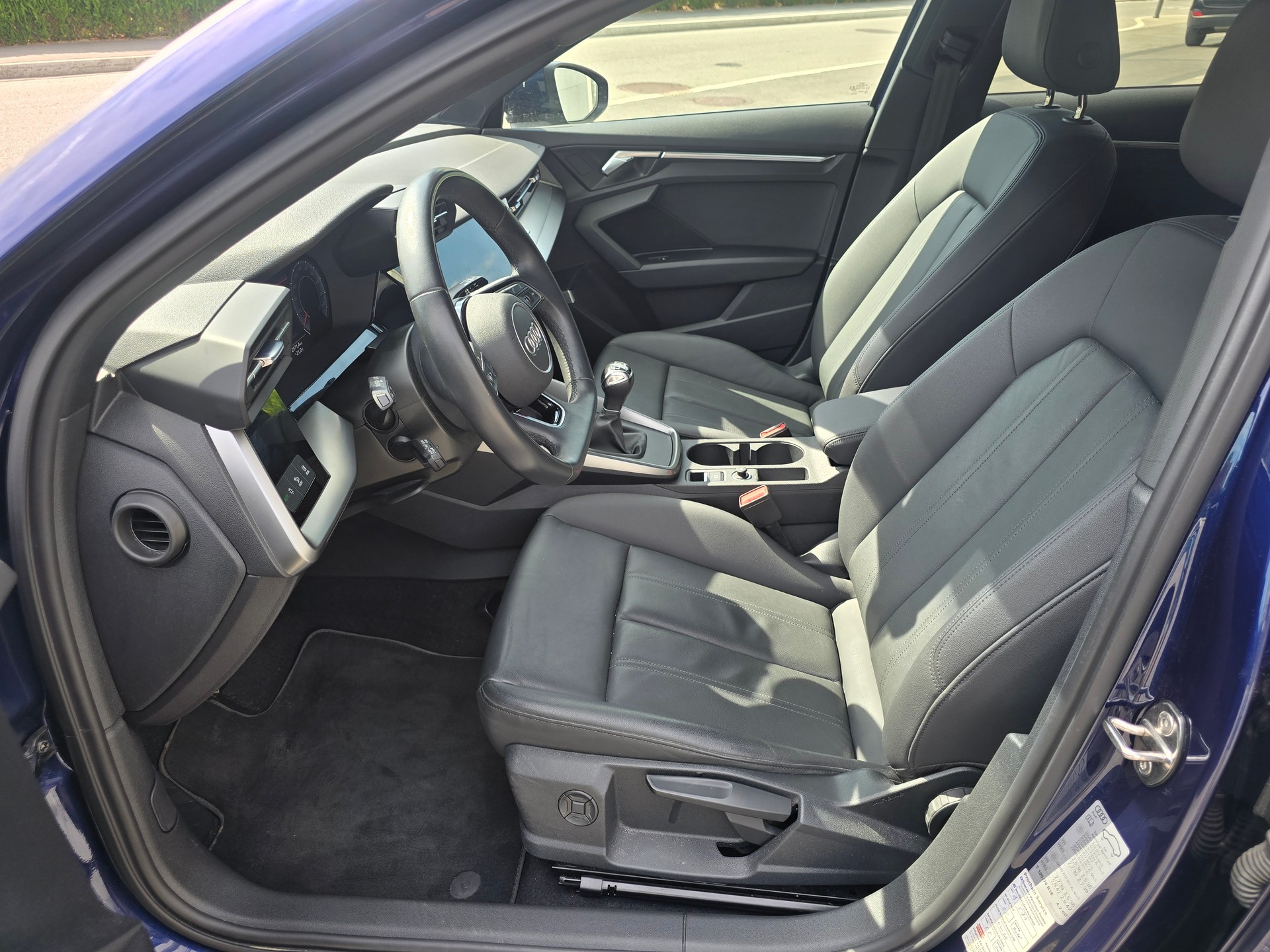 AUDI A3 Sportback 35 TFSI advanced Attraction-image-10