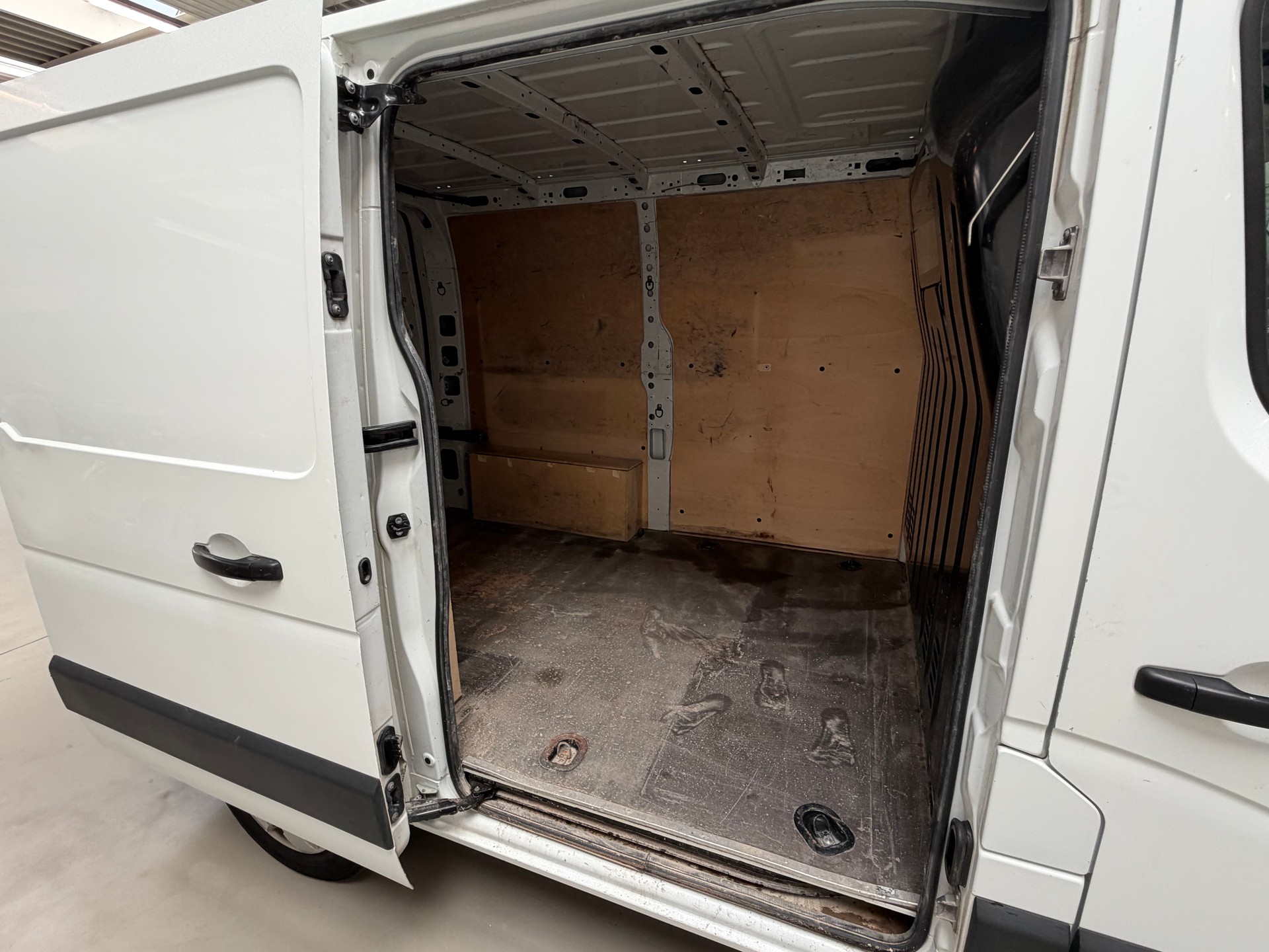 RENAULT Master T33 2.3dCi 125 L1H1-image-12
