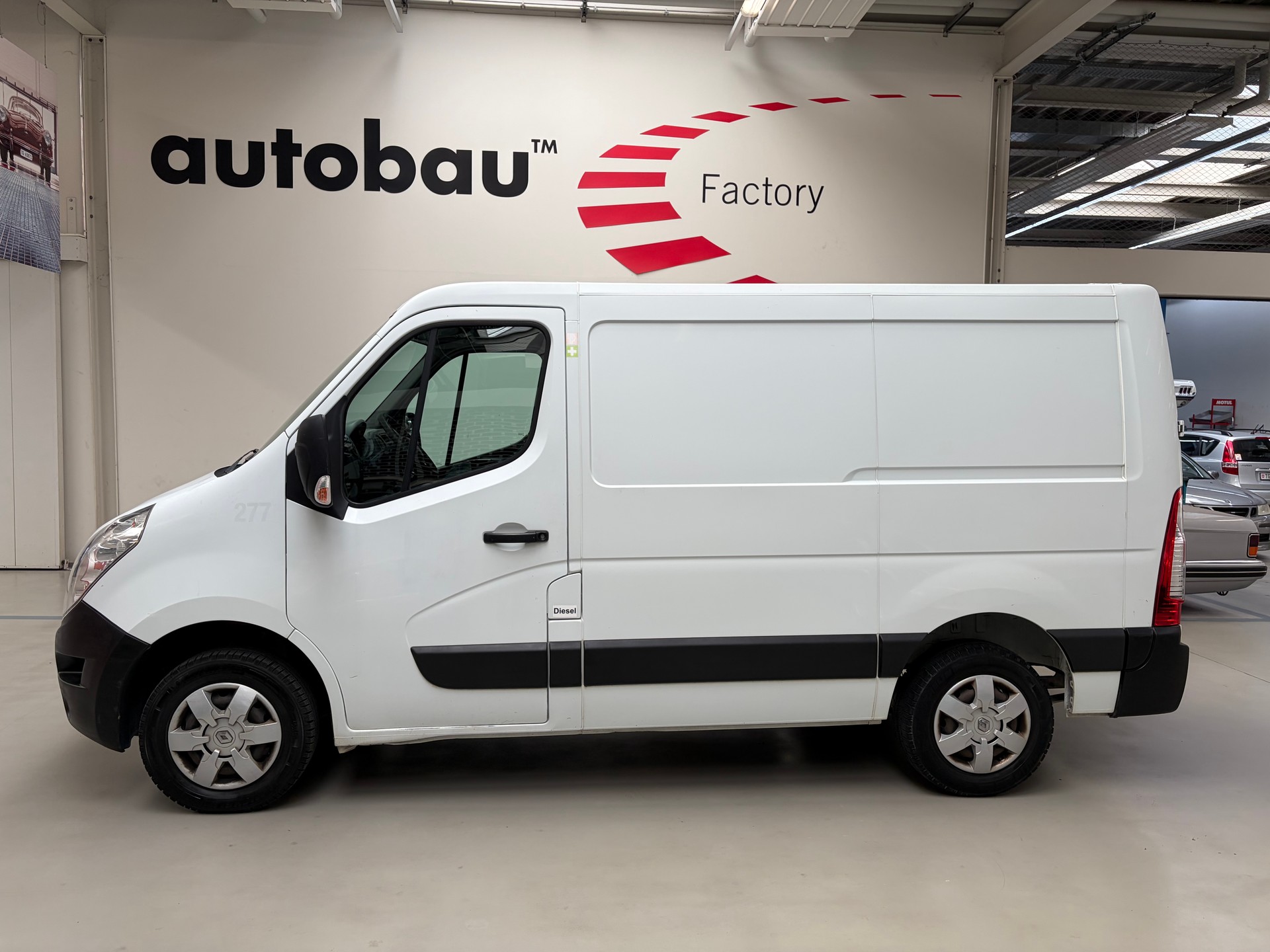 RENAULT Master T33 2.3dCi 125 L1H1-image-1