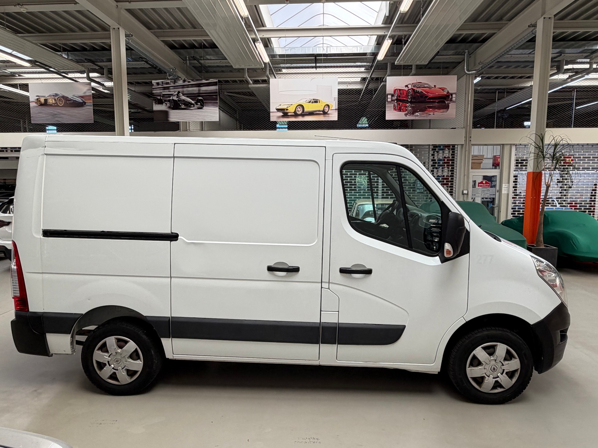 RENAULT Master T33 2.3dCi 125 L1H1-image-5