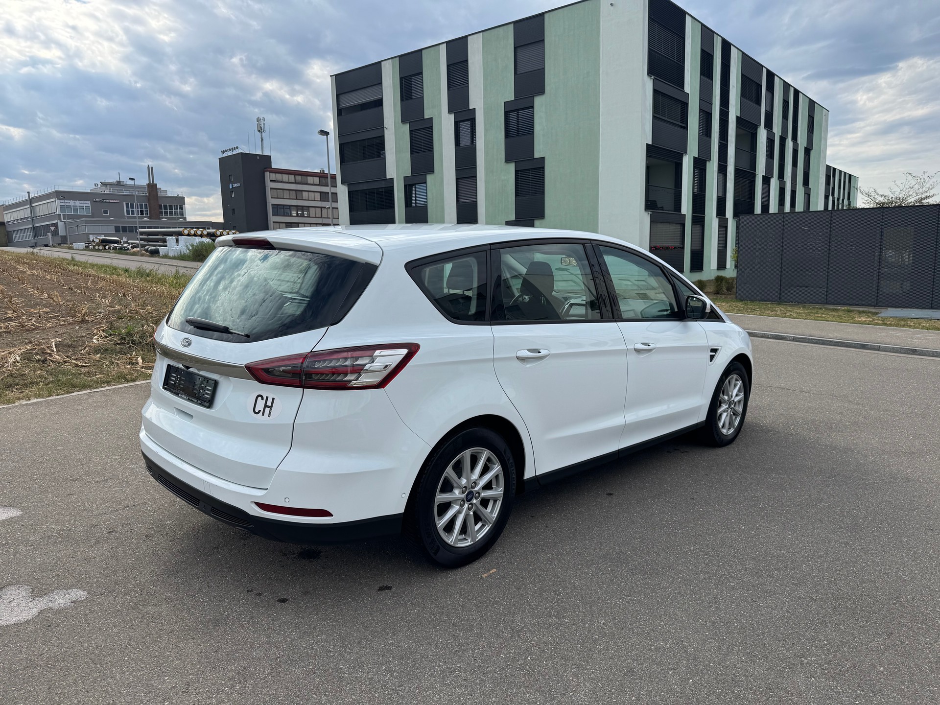 FORD S-Max 2.0 TDCi Vignale Automatic-image-5