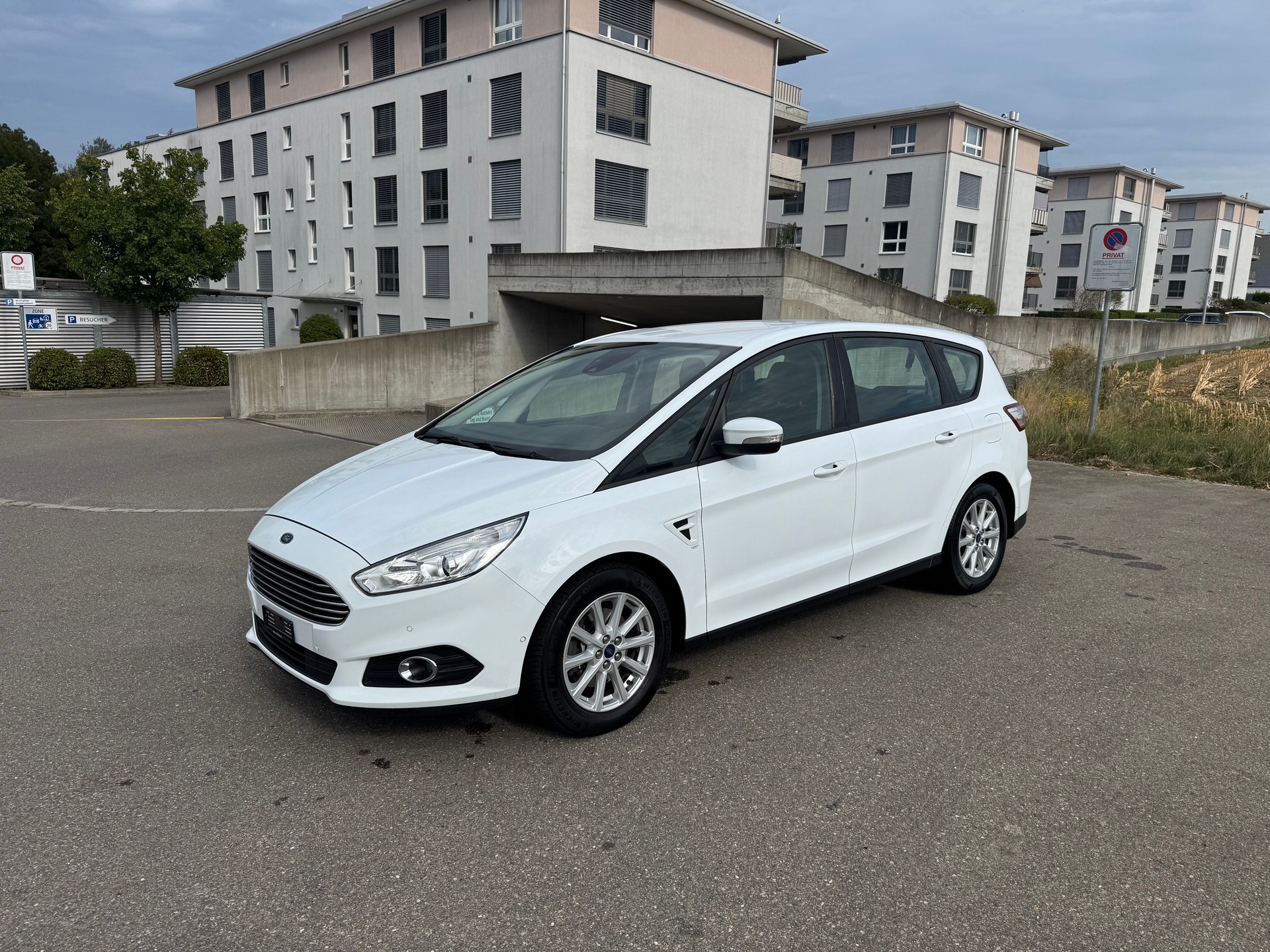 FORD S-Max 2.0 TDCi Vignale Automatic-image-3