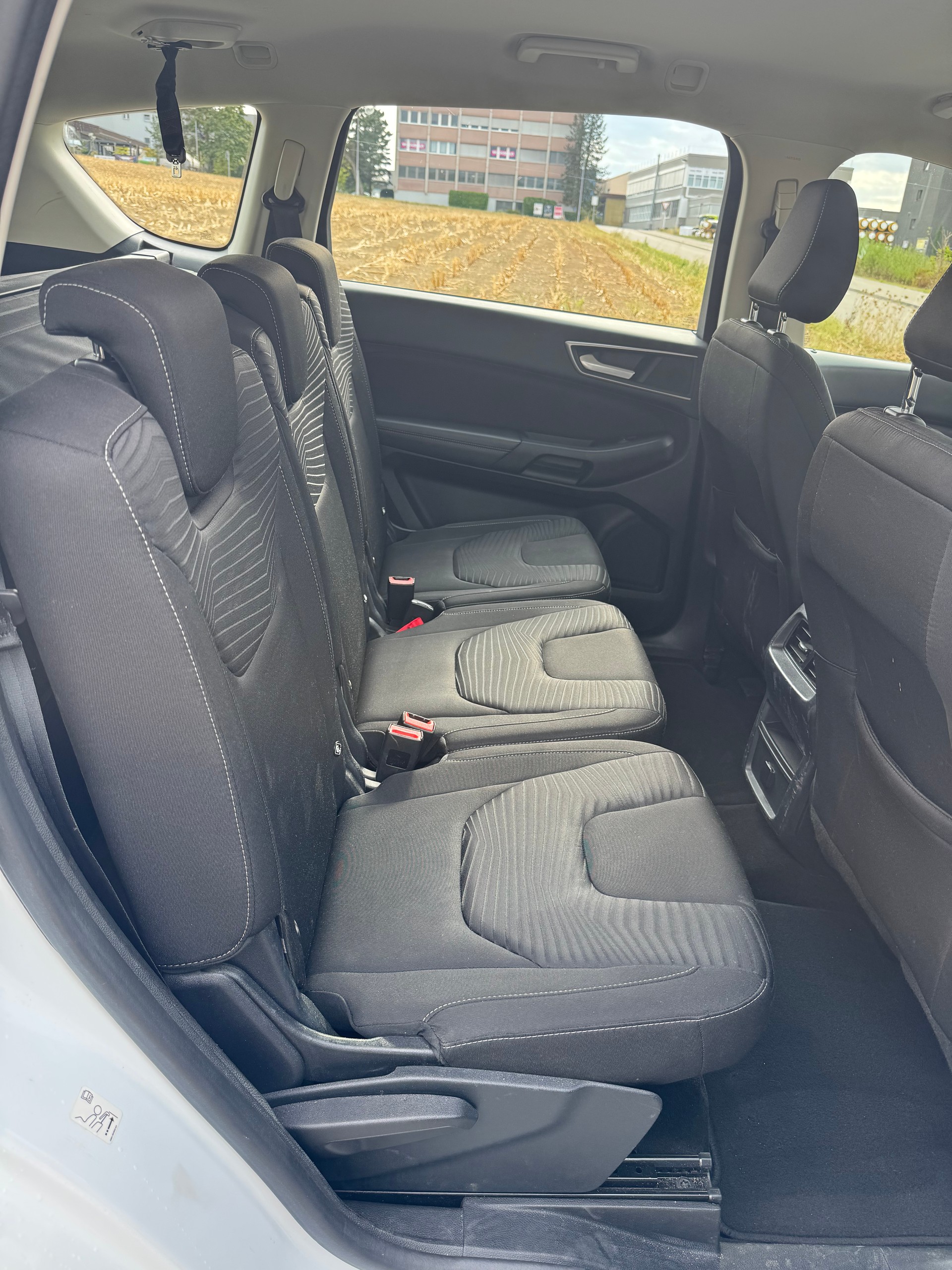 FORD S-Max 2.0 TDCi Vignale Automatic-image-12