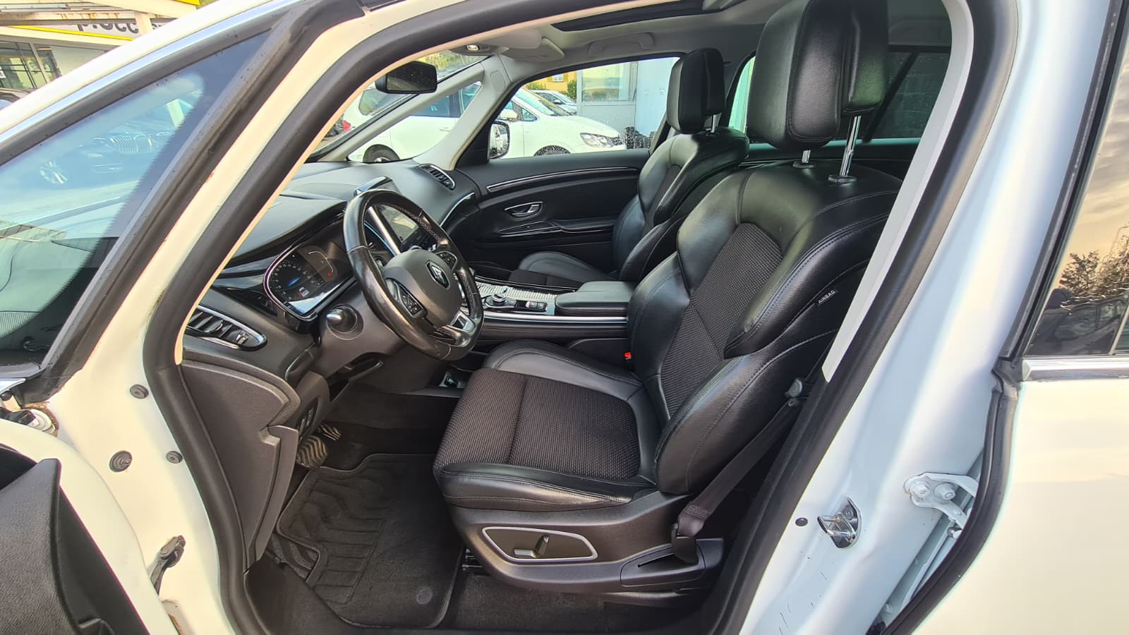 RENAULT Espace 2.0 dCi Intens EDC 6 ** Teil-Leder ** Gr-Navi ** RF-Kamera ** Lenkrad Heizung ** H.Up Disp ** Schiebedach ** Ab MFK **-image-14