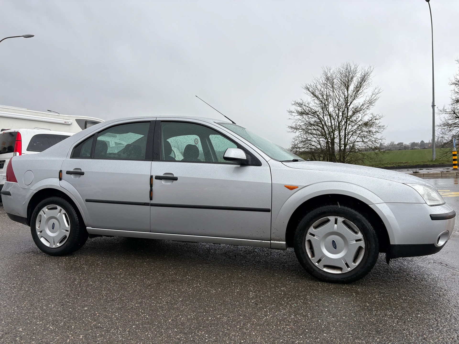 FORD Mondeo 2.0i 16V-image-2