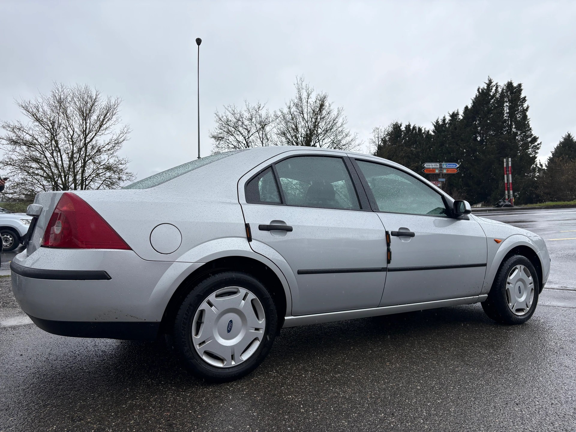 FORD Mondeo 2.0i 16V-image-3